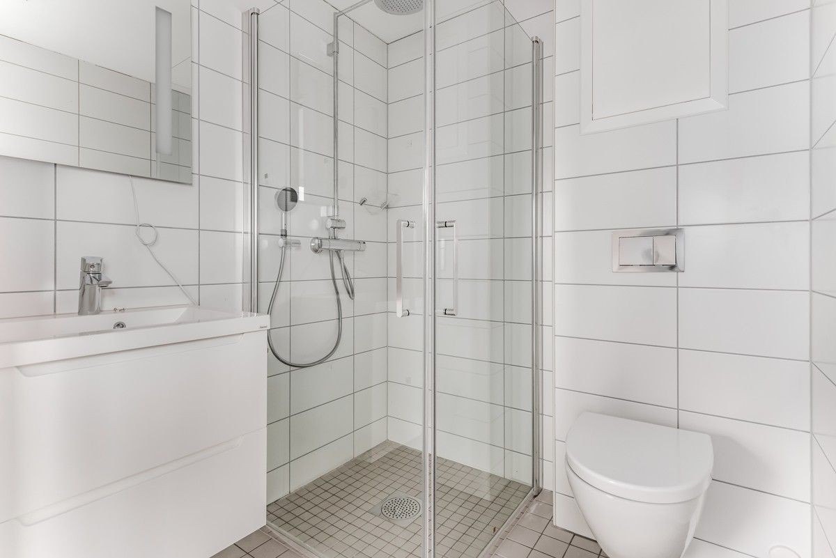 Bad i tilknytning til hovedsoverom Galleribilde