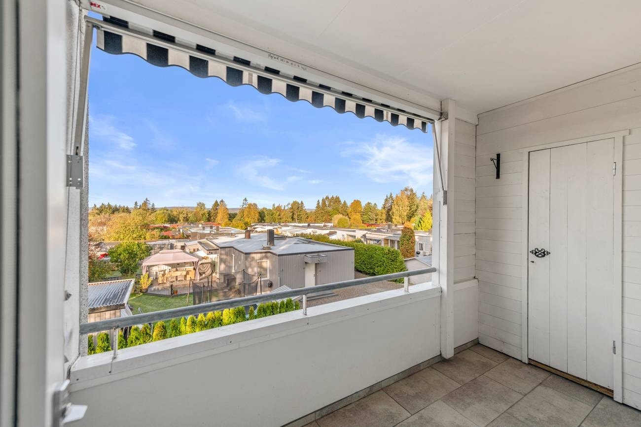 Balkong med utebod Galleribilde