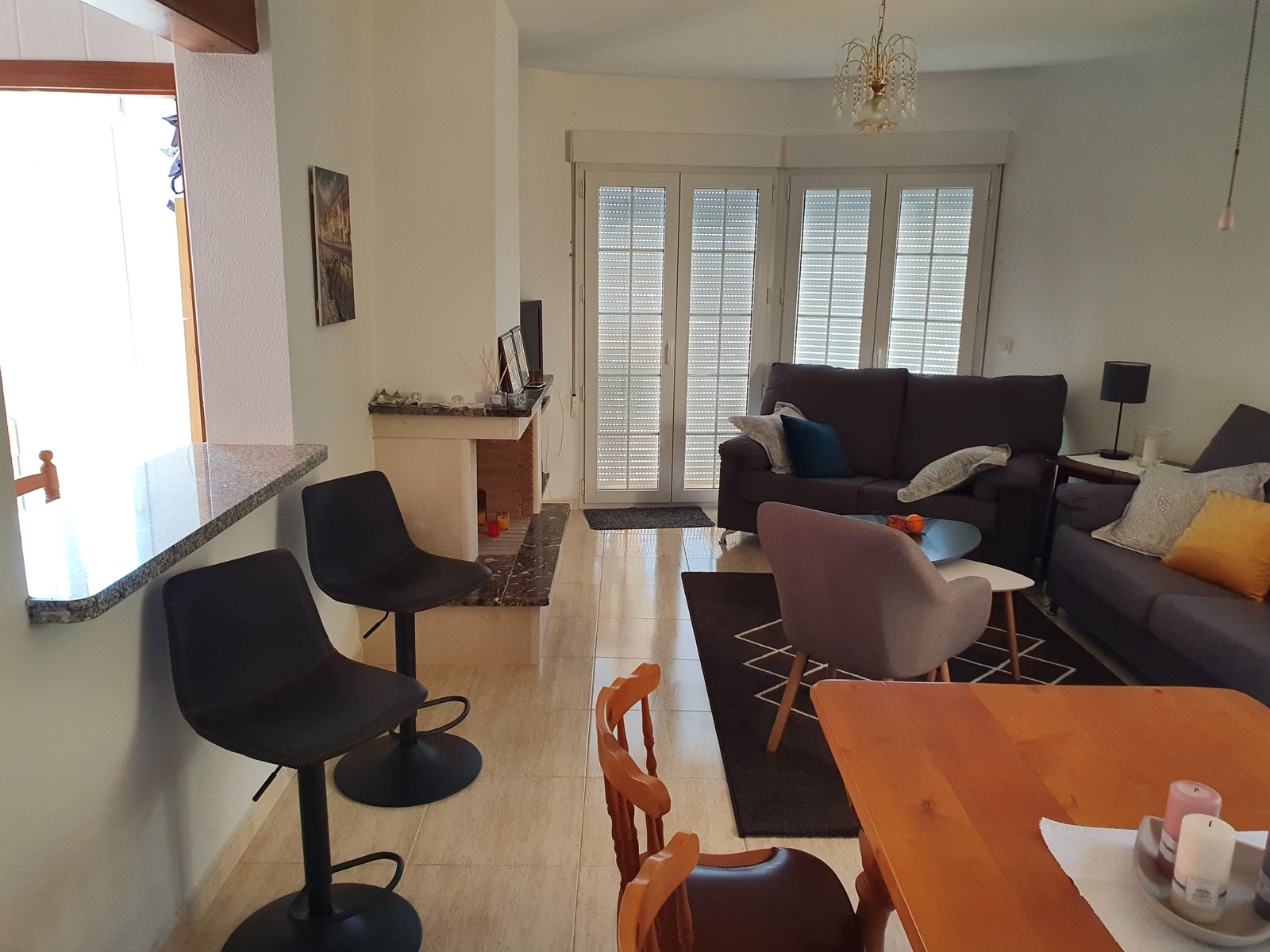 Rikelig med sitteplasser i stua Galleribilde