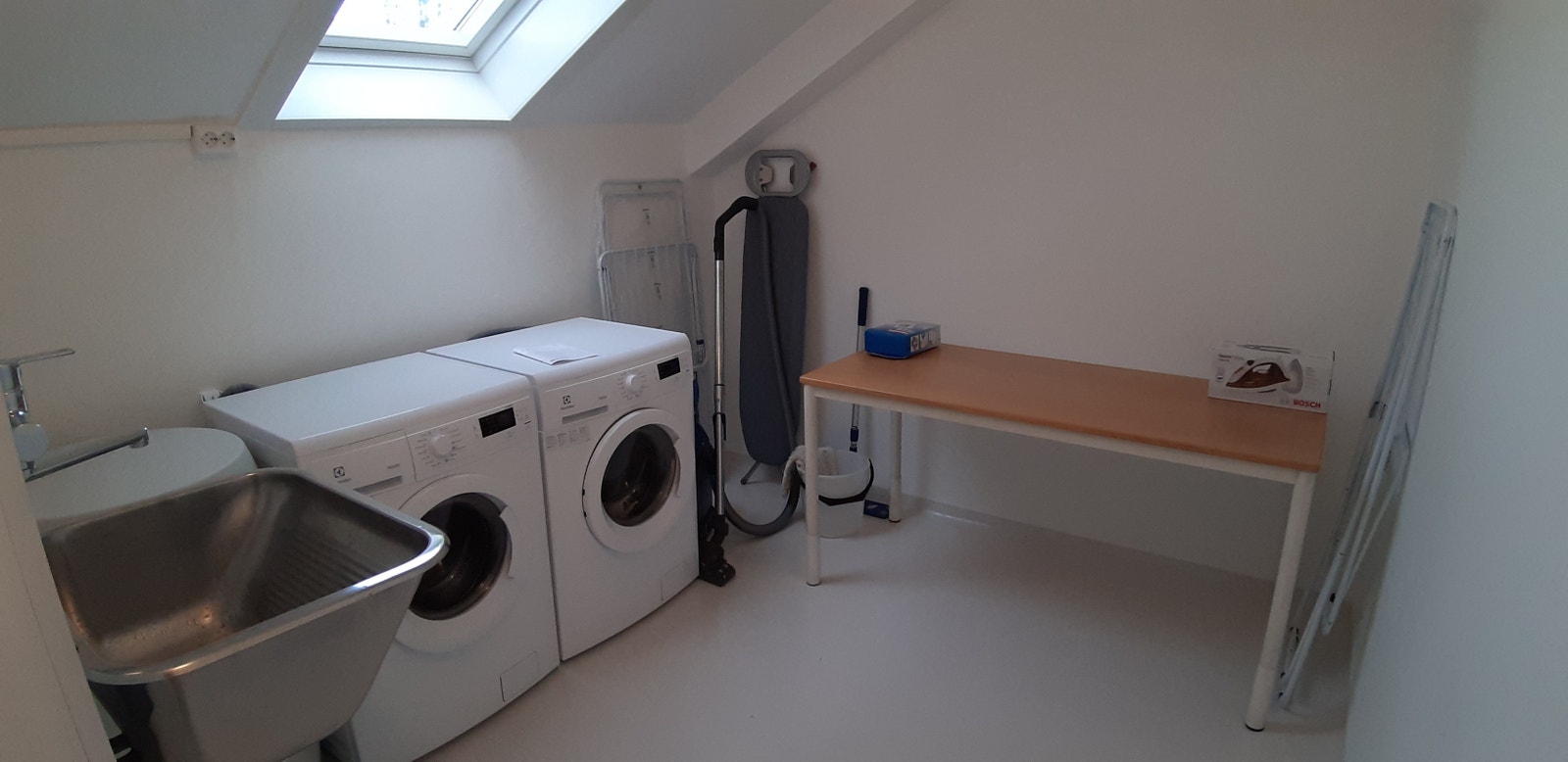 Vaskerom:
2 vaskemaskiner,
1 tørketrommel. Galleribilde