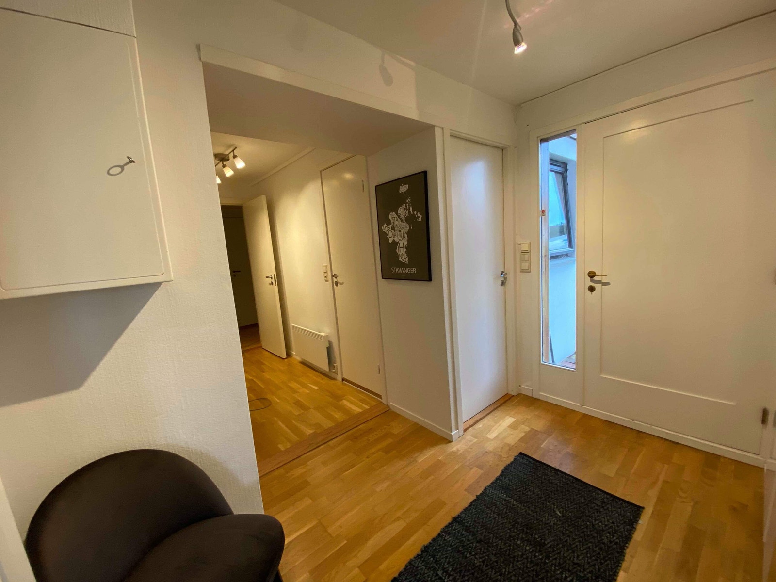 Entre, garderobe Galleribilde