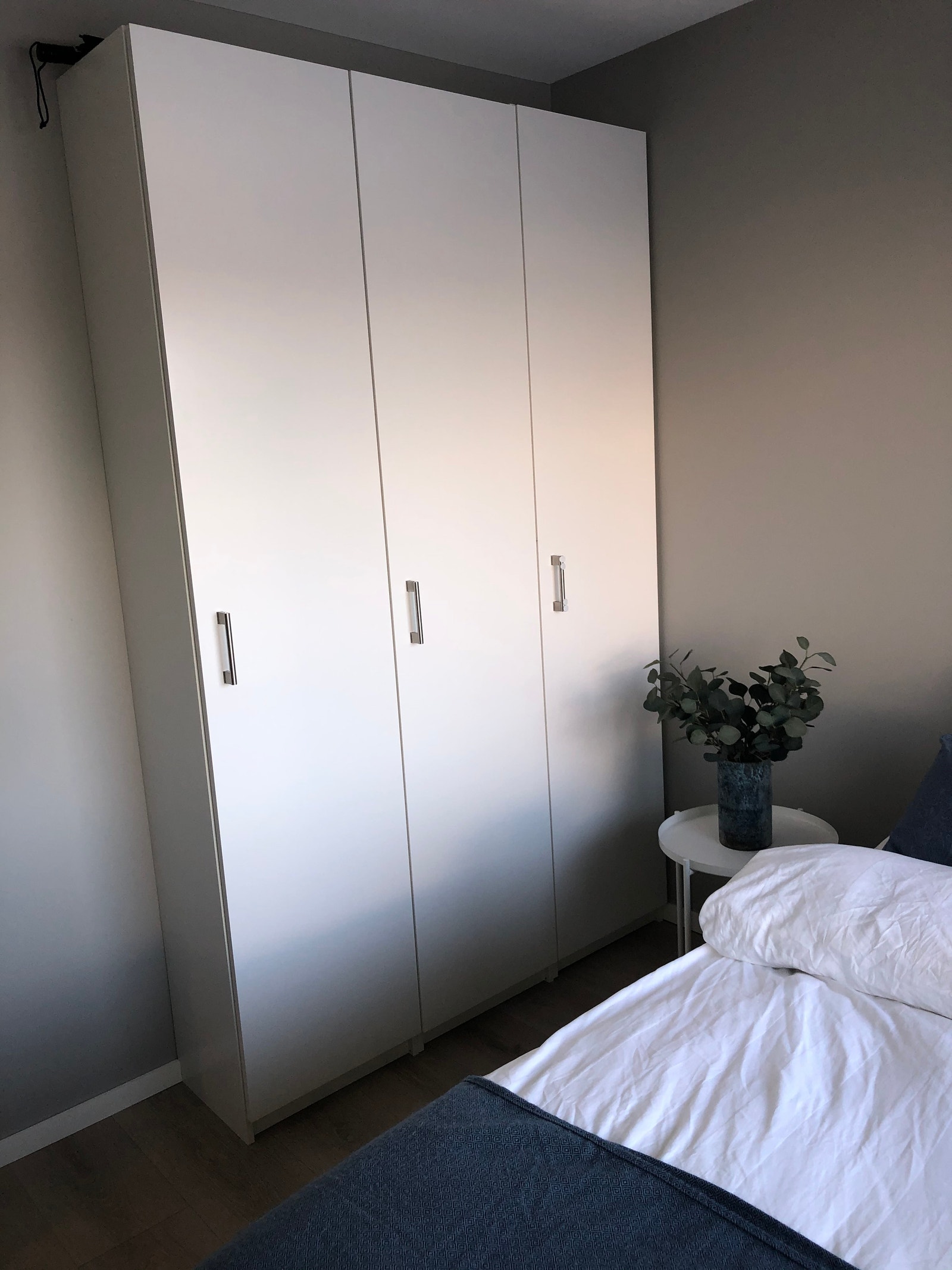 Skapplass til klær Galleribilde