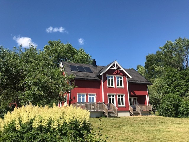 Fasade fra hagen Galleribilde