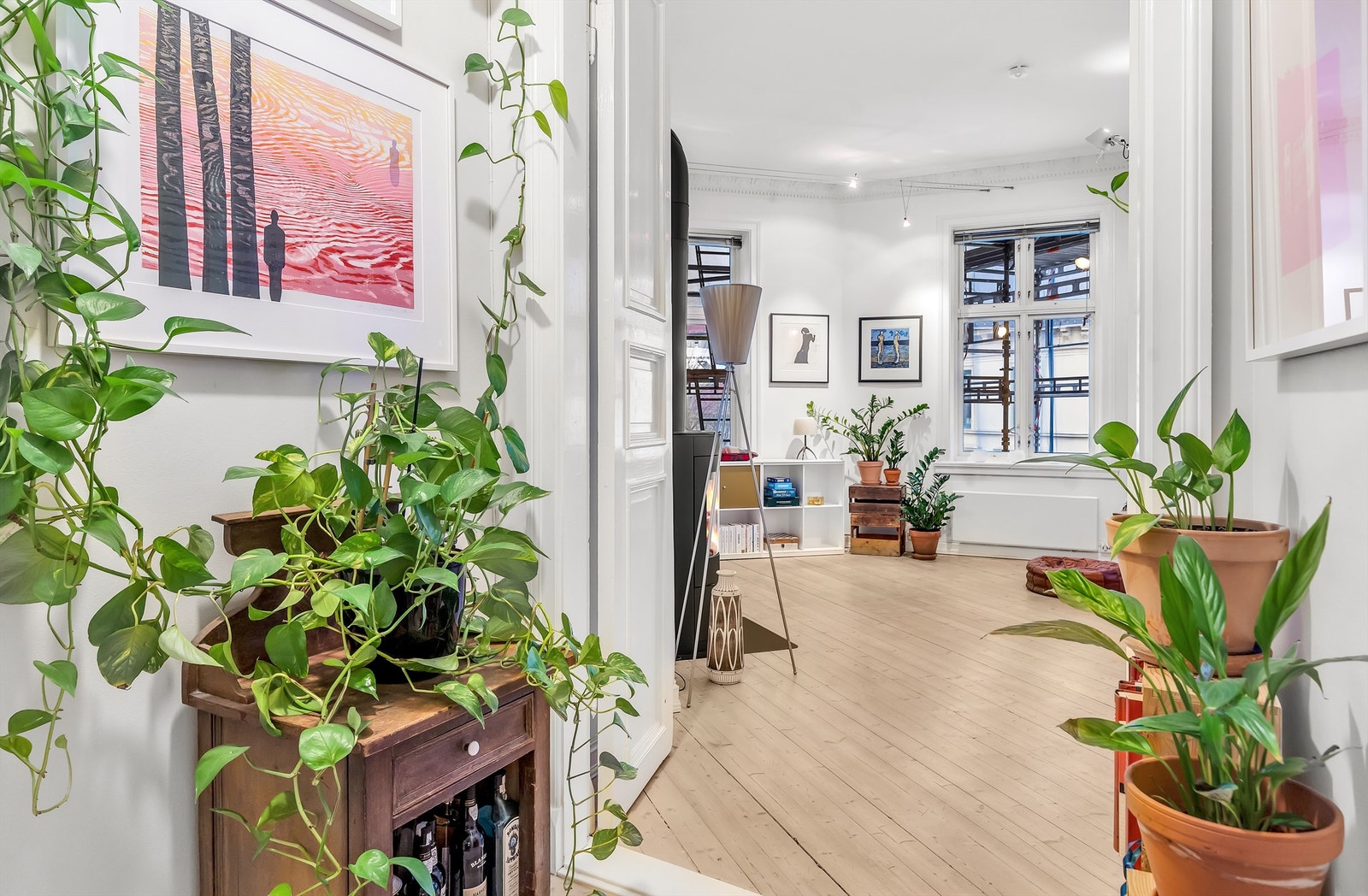 Stuen sett fra gangen Galleribilde