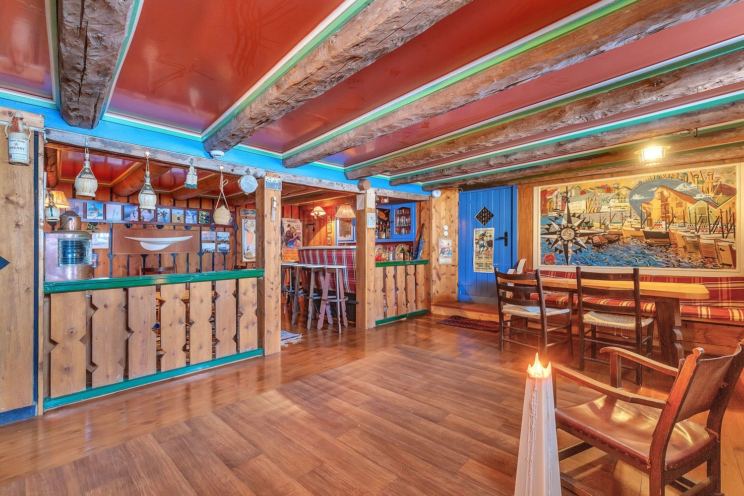 Fra baren. Galleribilde