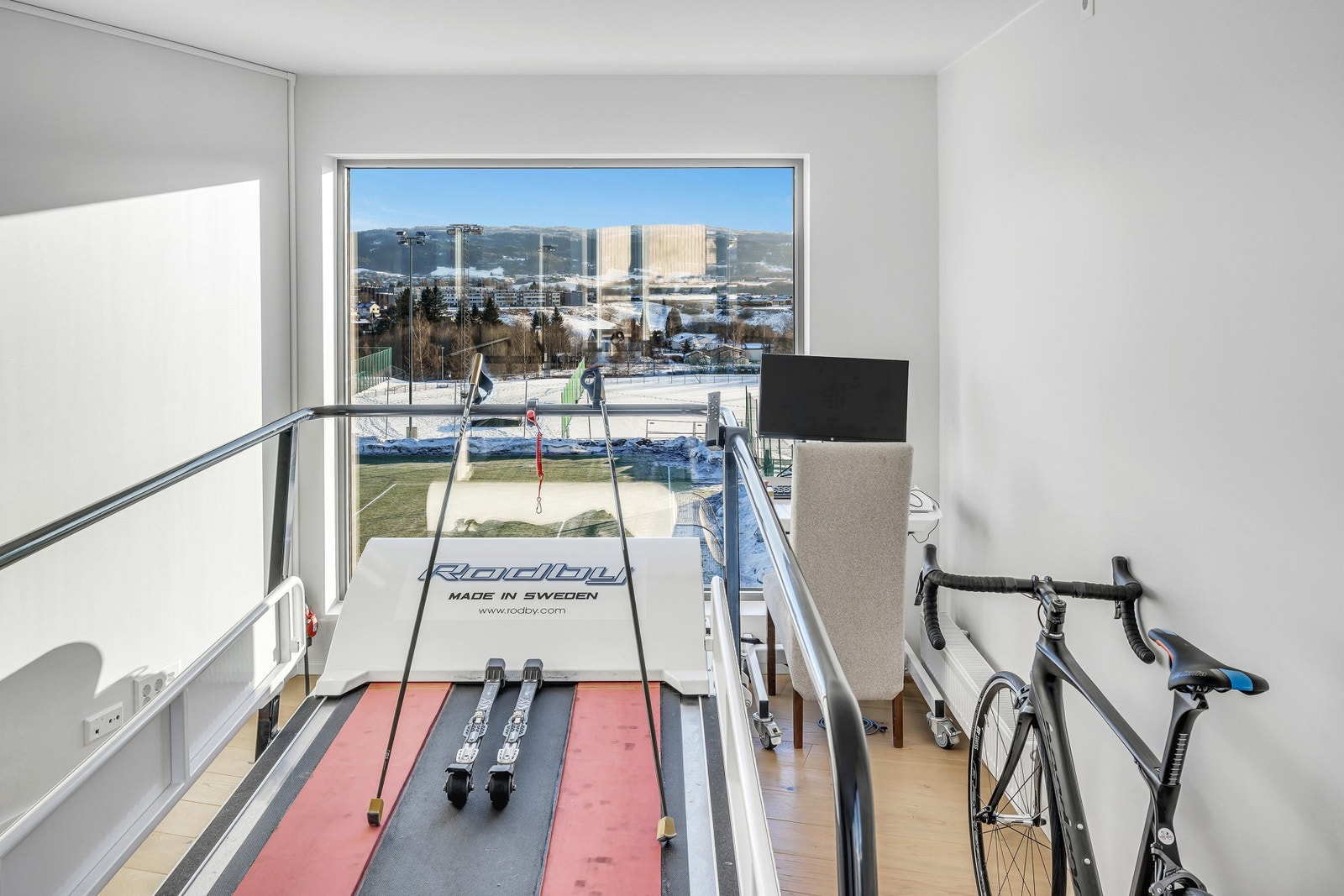 Nydelig utsikt fra stuen i 2.etasje. Galleribilde