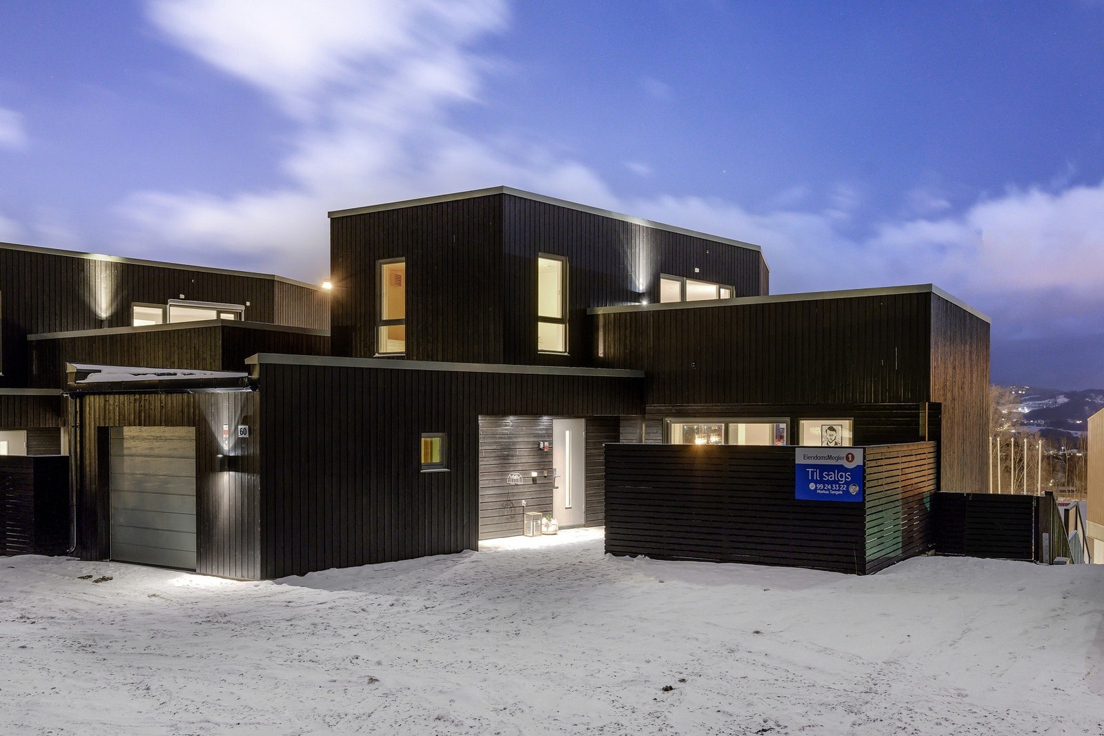 EiendomsMegler1 ved Markus Tangvik har gleden av å presentere en påkostet enebolig på Dalgård. Galleribilde