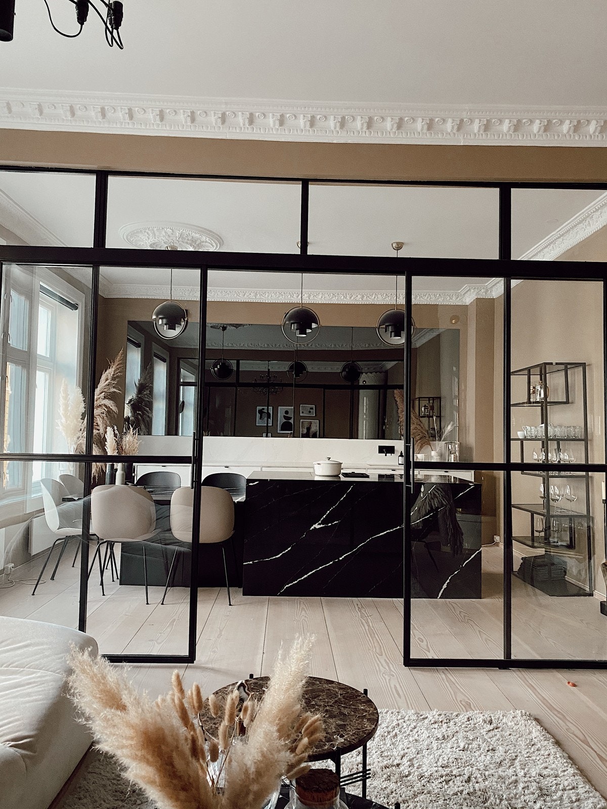 Sjarm mellom stue og kjøkken Galleribilde