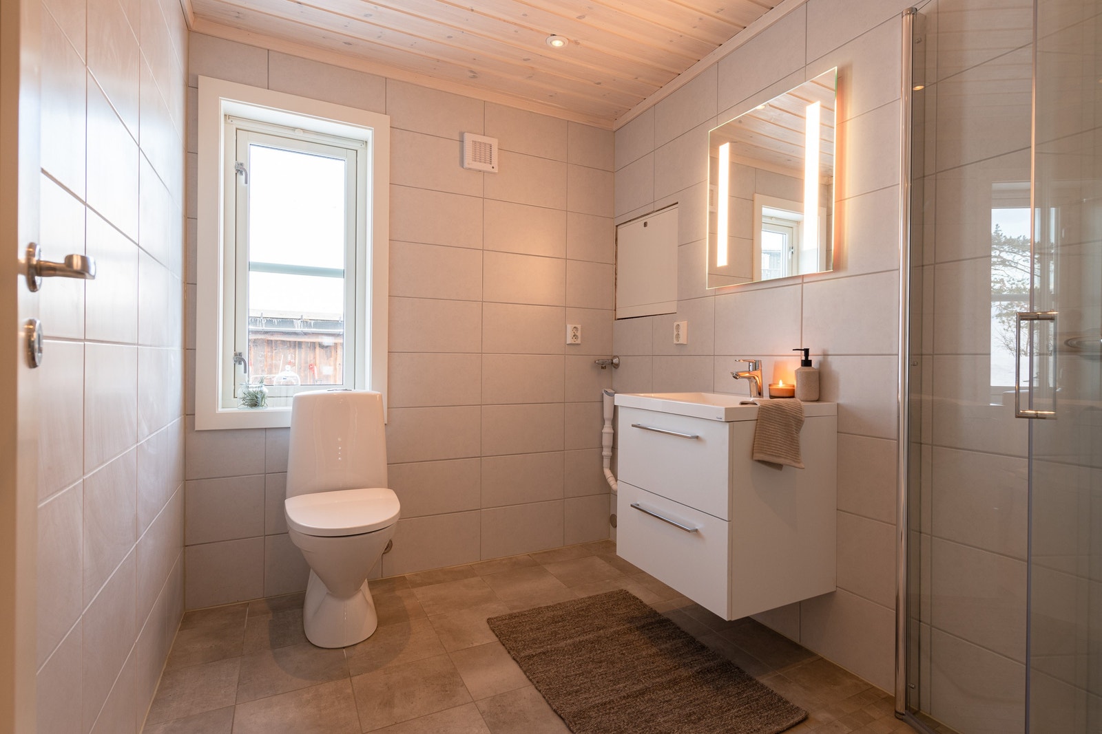 Bad i 1. etasje Galleribilde