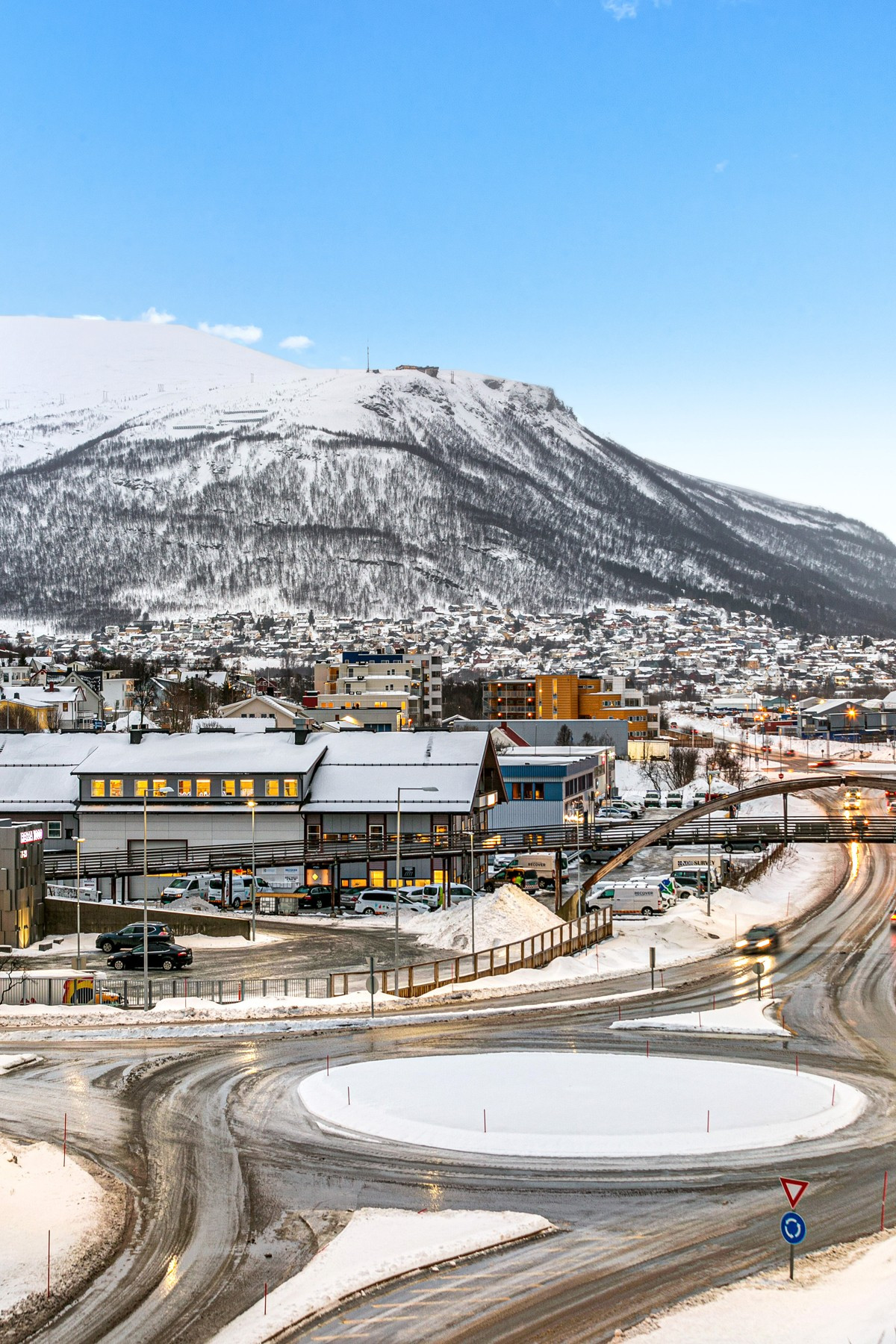 Flott utsikt mot Fjellheisen