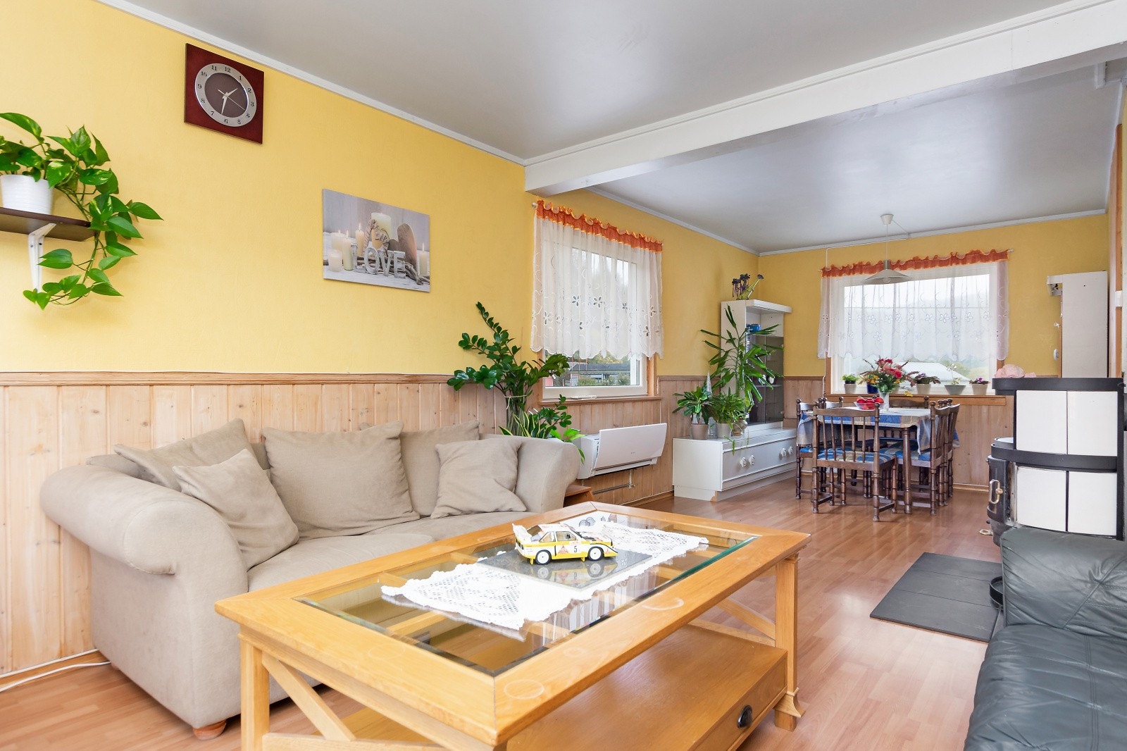 God plass til både spise- og tvstue. Galleribilde
