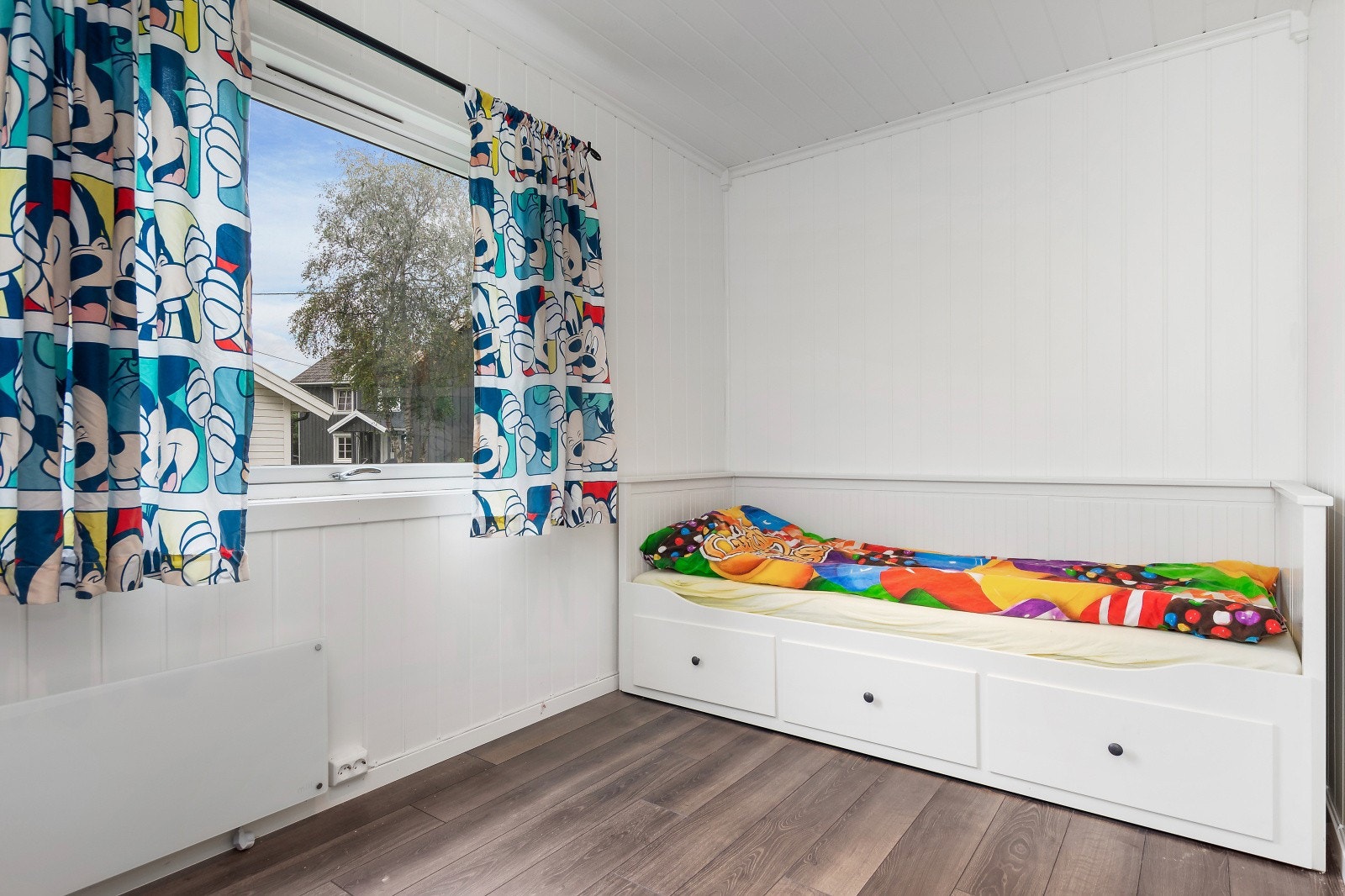 Soverom på 8,5 kvm i 1. etasje. Galleribilde