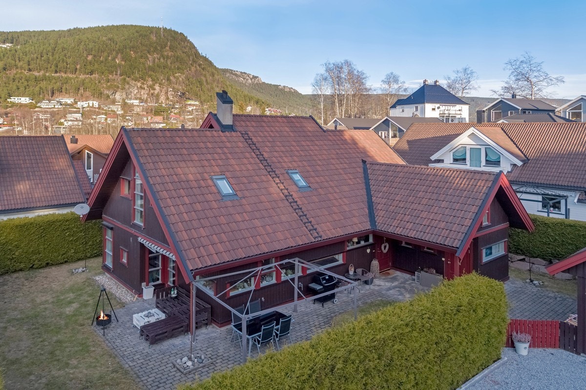Boligen og eiendommen fremstår som meget velholdt. Galleribilde