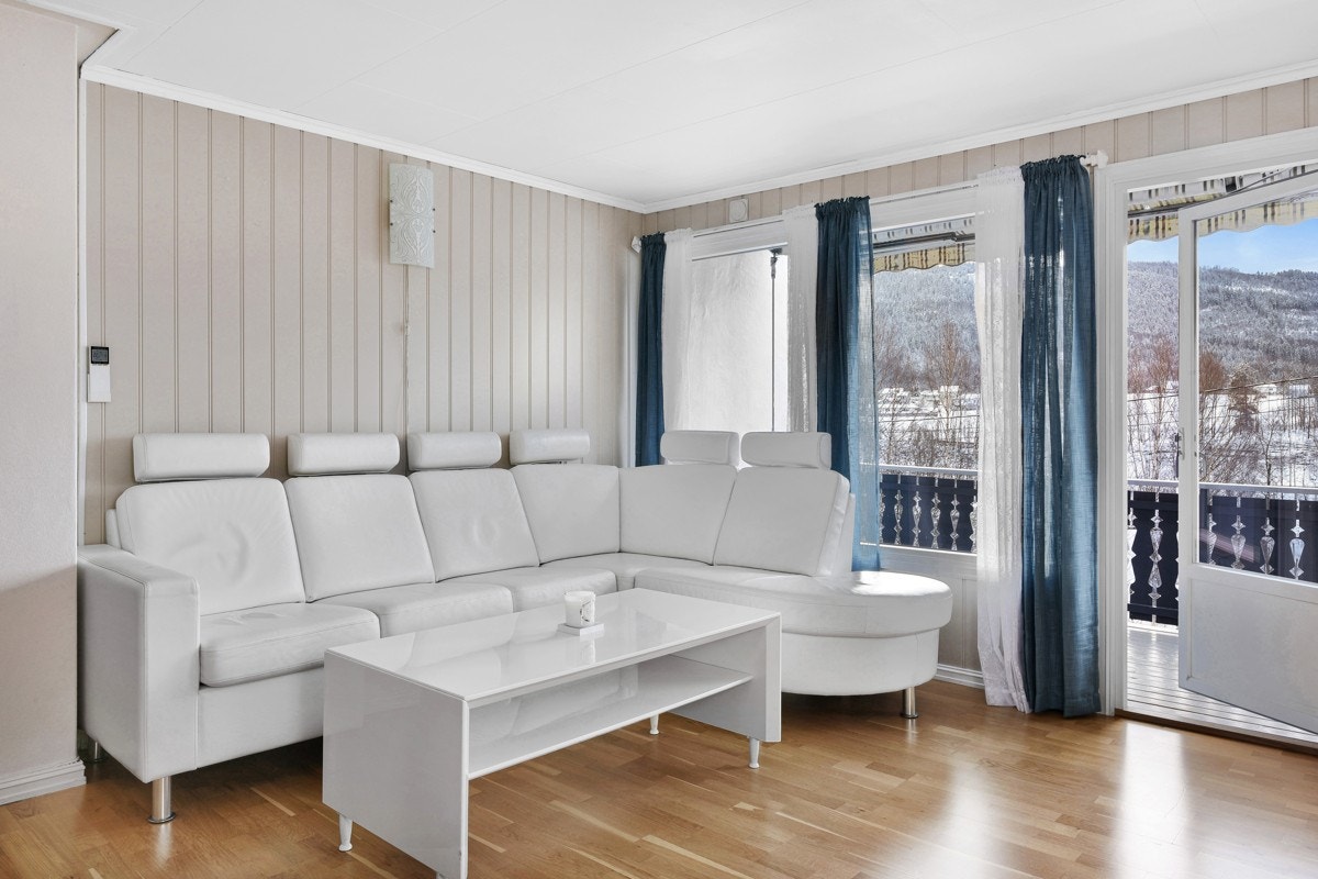 Stue har utgang til terrasse. Galleribilde