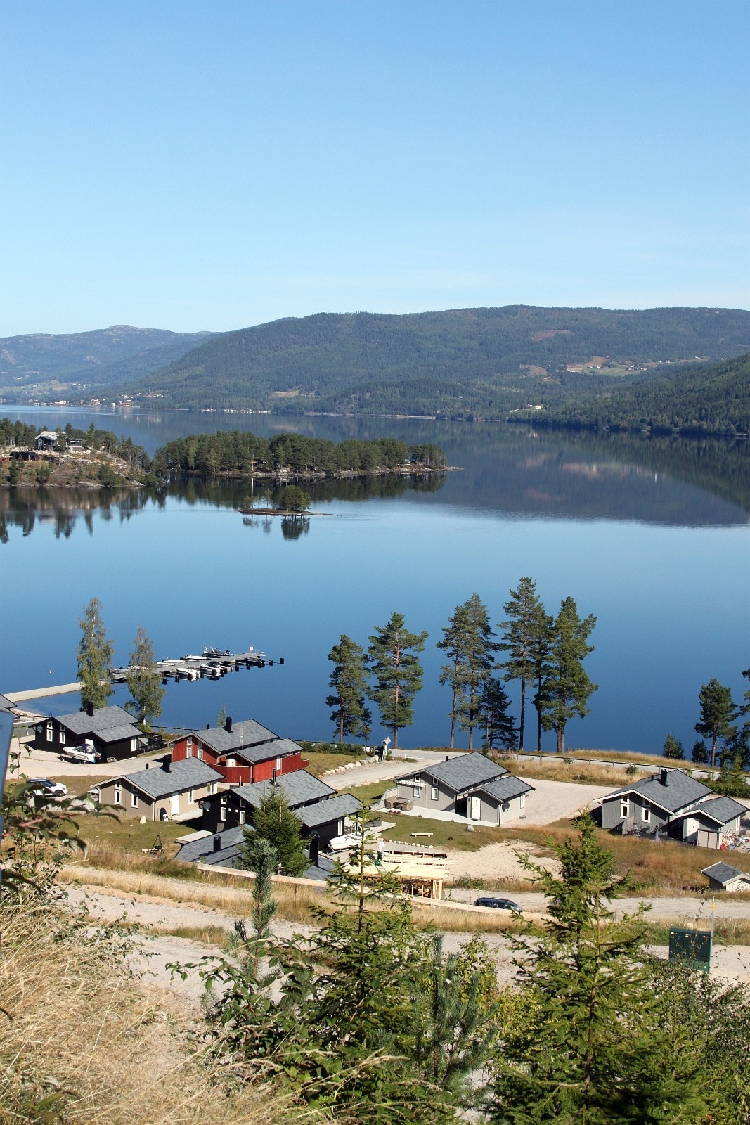 Utsikt fra Nisser Hyttegrend mot innsjøen Nisser. Galleribilde