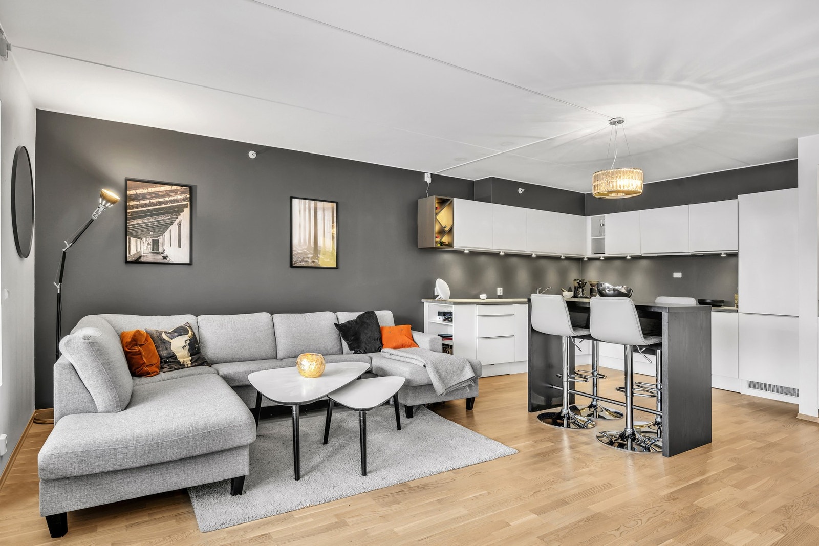 Åpen stue/kjøkken løsning. Galleribilde