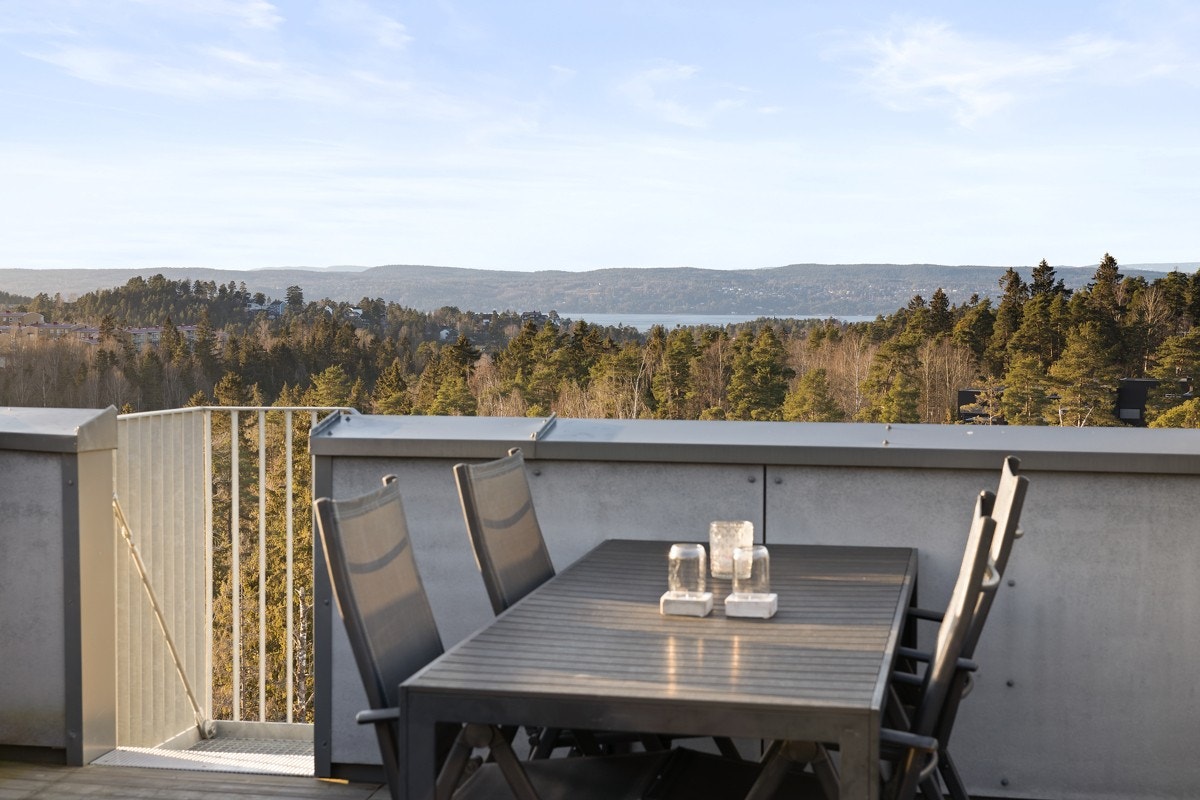 Utsikt mot vest fra takterrasse. Galleribilde