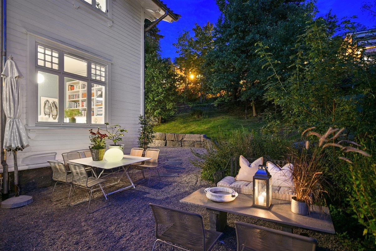 Det er opparbeidet flere usjenerte og flotte uteplasser. Galleribilde