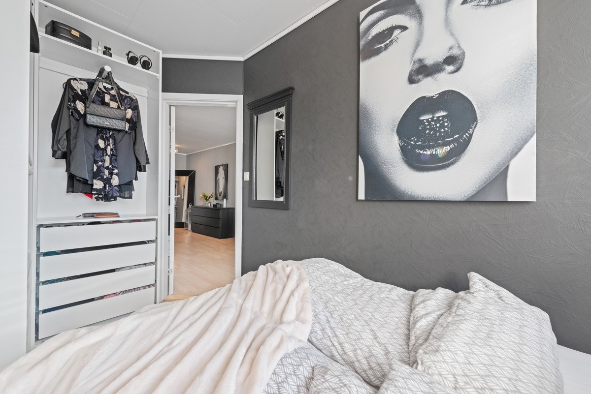 Soverommet er på ca. 6 kvm og har plass for 150 cm seng. Galleribilde