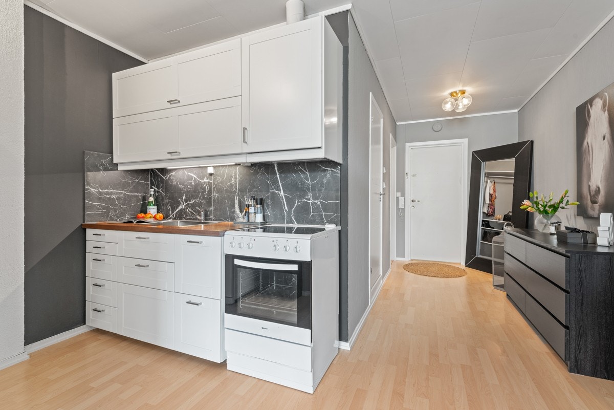 Kjøkkenet har en moderne og lettstelt innredning fra 2013. Galleribilde