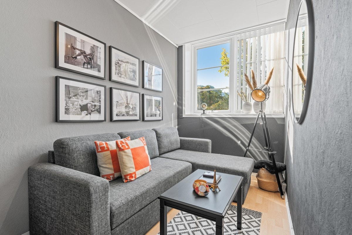 Leiligheten er på 36 kvm og er godt ivaretatt og oppusset. Galleribilde