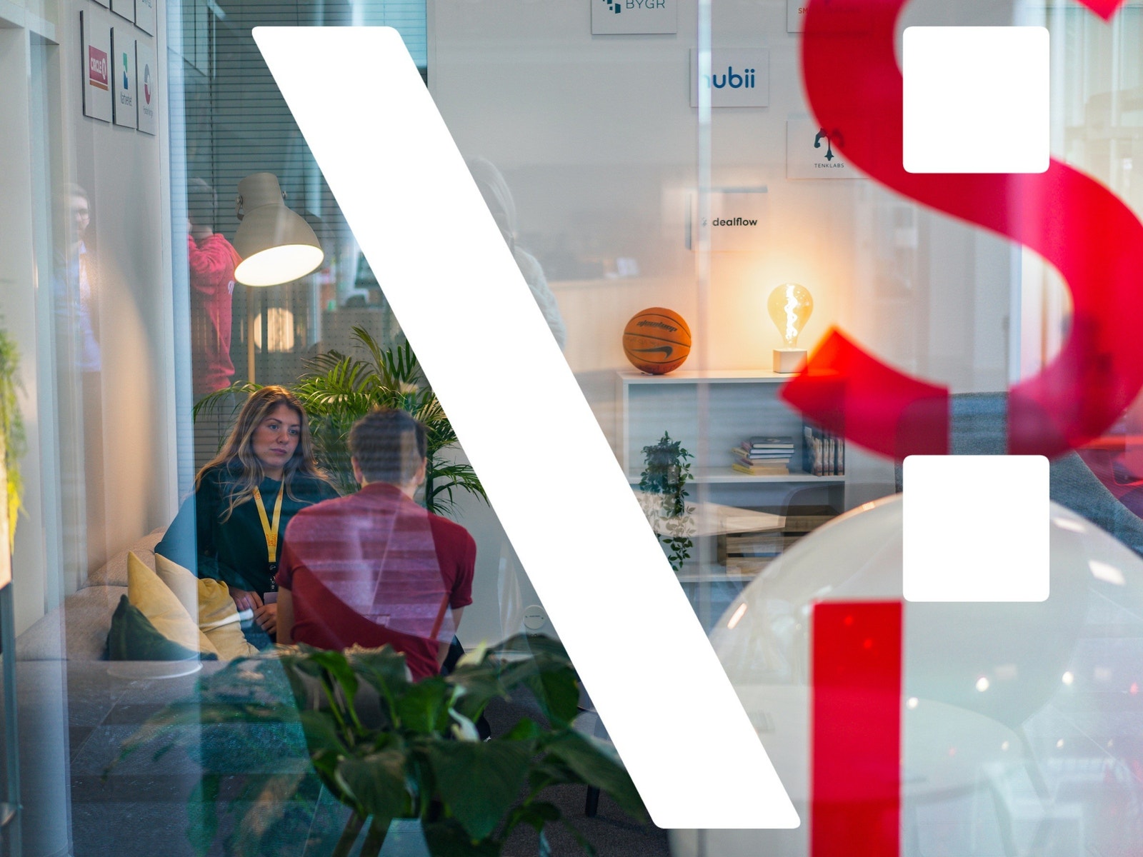 Få naboer som StartupLab, Ticketco, Unimicro, Agens og Vipps, samt 11 ambisiøse tech startups fra StartupLab. Galleribilde