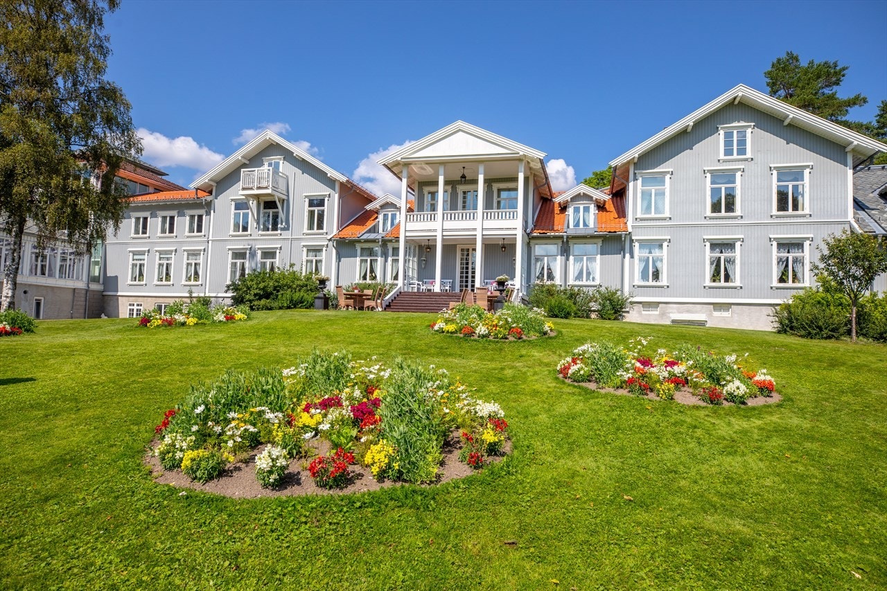 Ærverdige Losby Gods med 9 og 18-hulls golfbane. Galleribilde