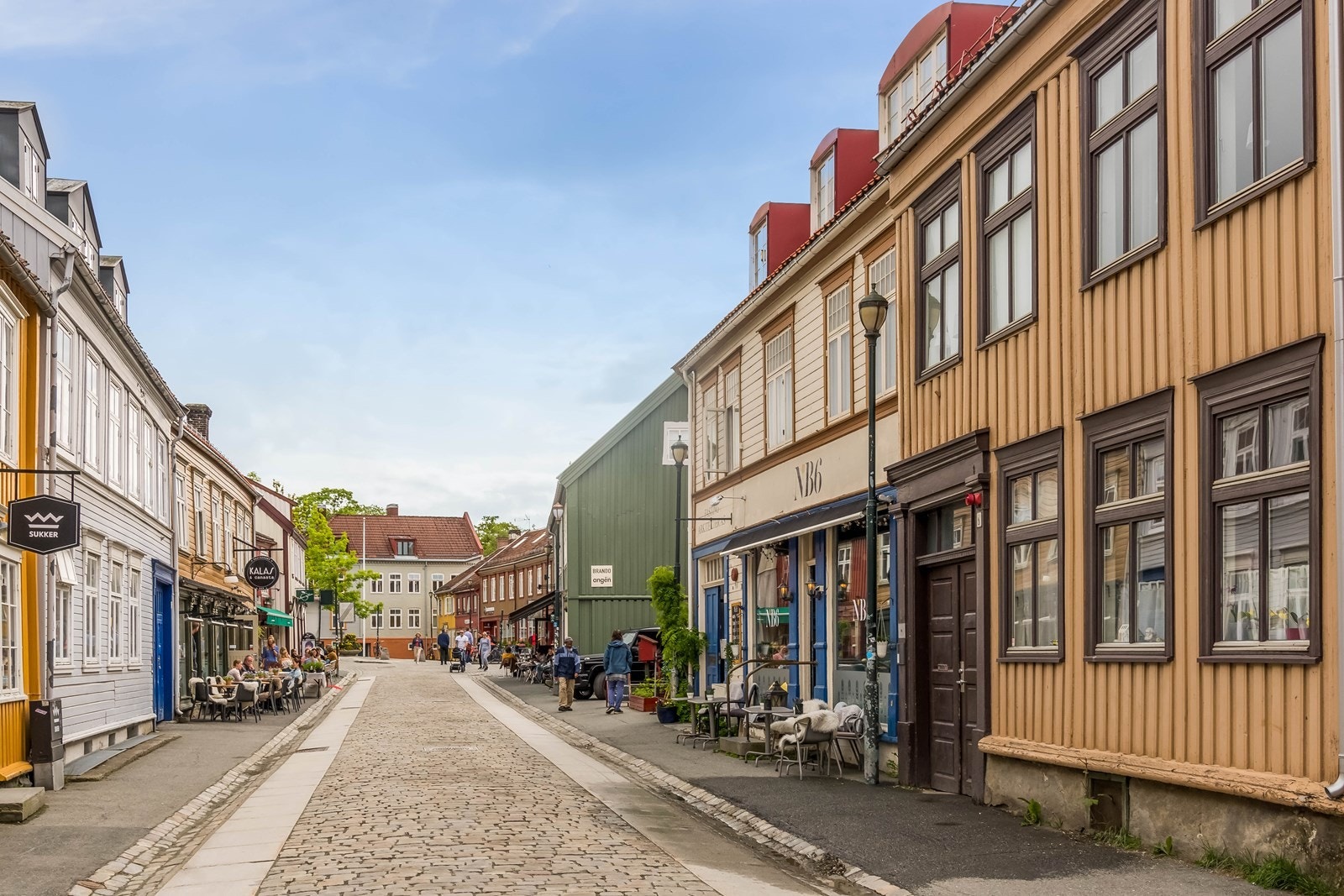 Suveren beliggenhet på sjarmerende Bakklandet. Galleribilde