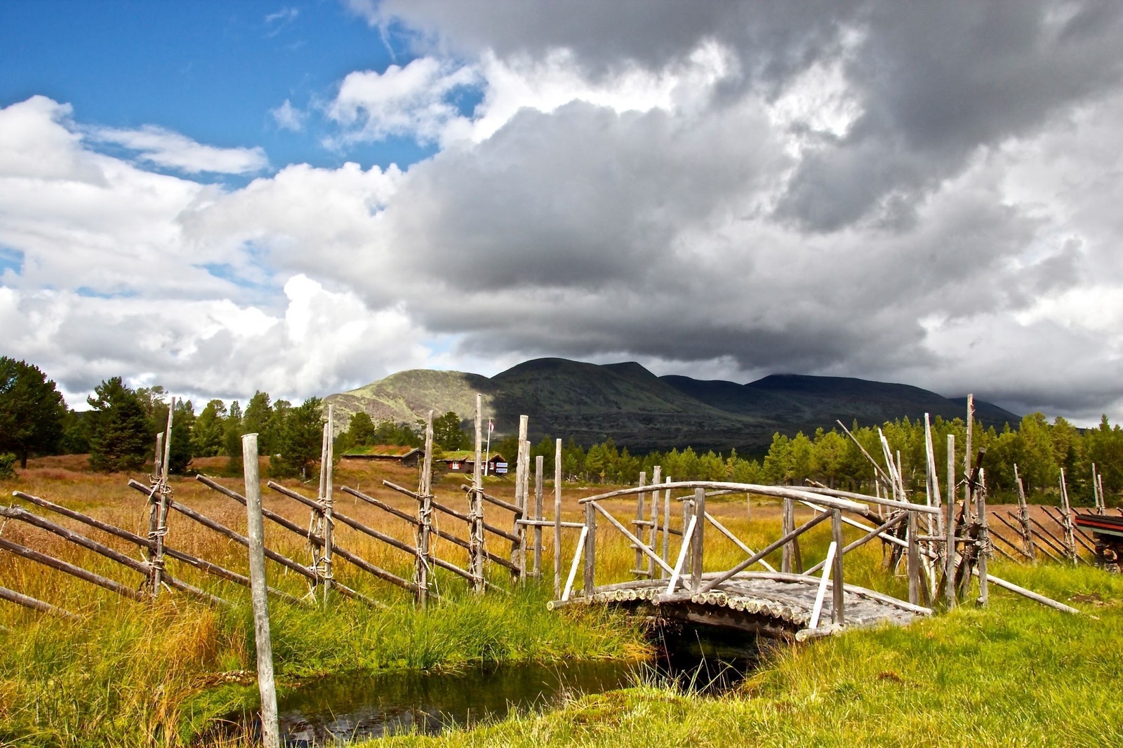 Seterliv har lange tradisjoner i disse fjellene. Galleribilde