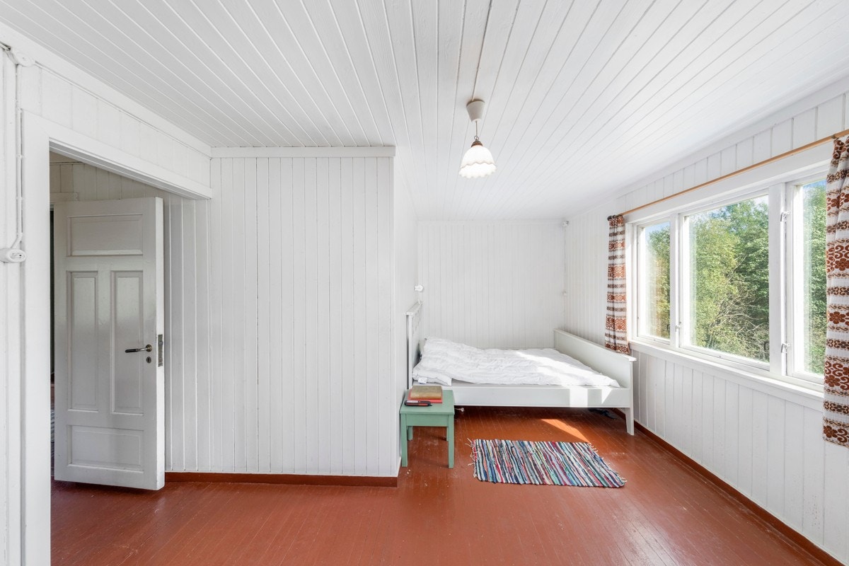 Det er ett soverom i 1. etasje. Galleribilde