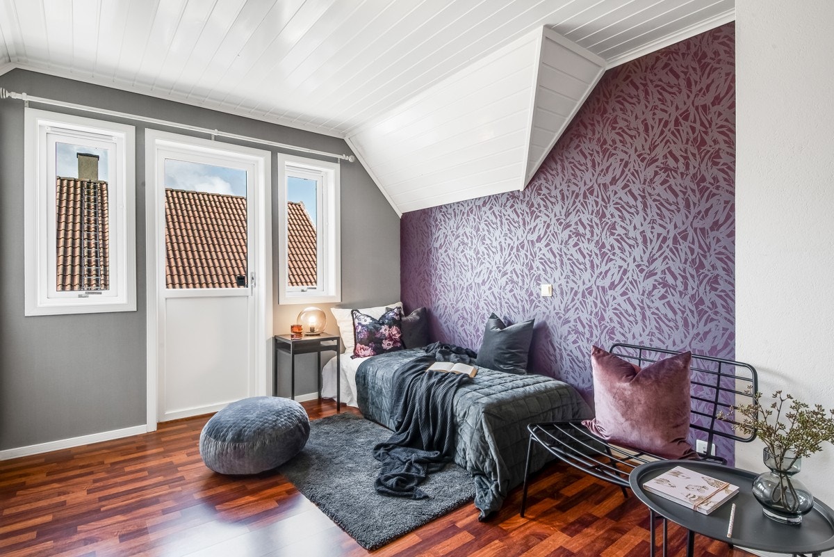 Soverom nummer to har utgang til balkong. Galleribilde