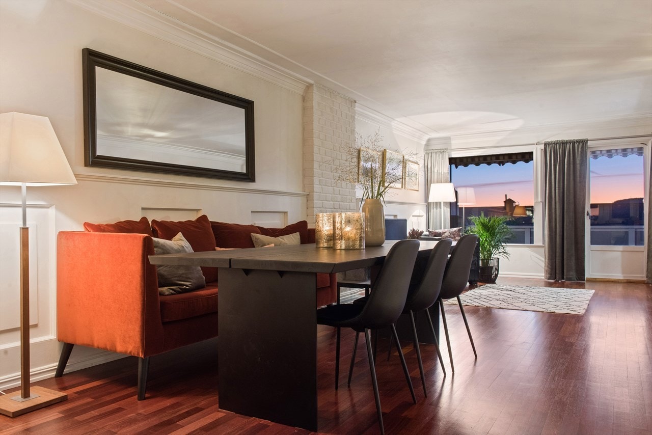 I spisestuen er god plass til langbord Galleribilde