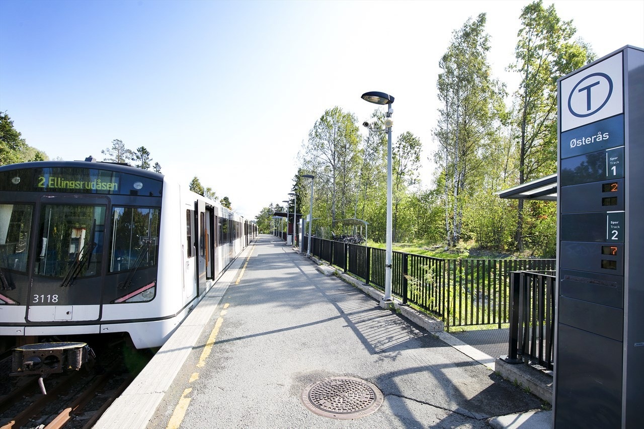 Østerå T-bane ligger ca. 850 meter fra boligen Galleribilde