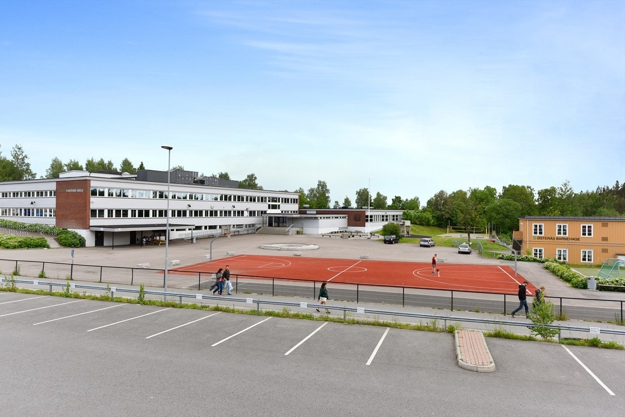 Østerås ungdomsskole Galleribilde