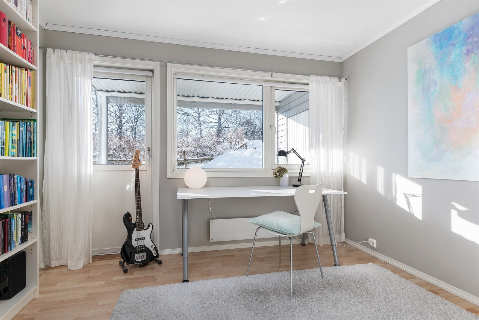 To soverom i underetasjen hvorav ett har utgang til terrasse. Galleribilde