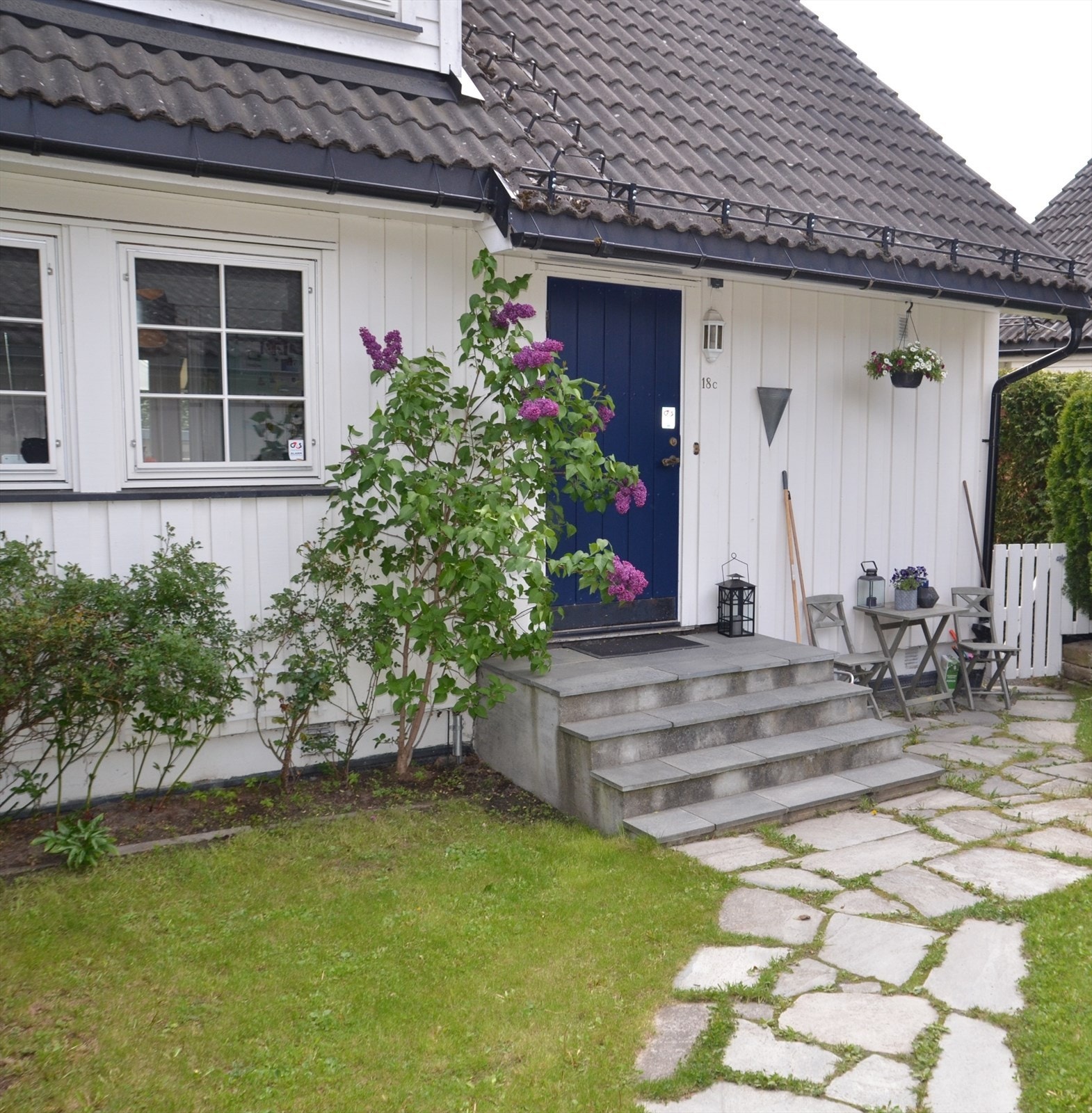 Sommerbilde tatt av selger. Galleribilde