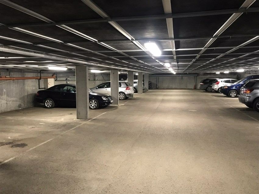 Parkeringsplass i garasje kan leies i tillegg Galleribilde