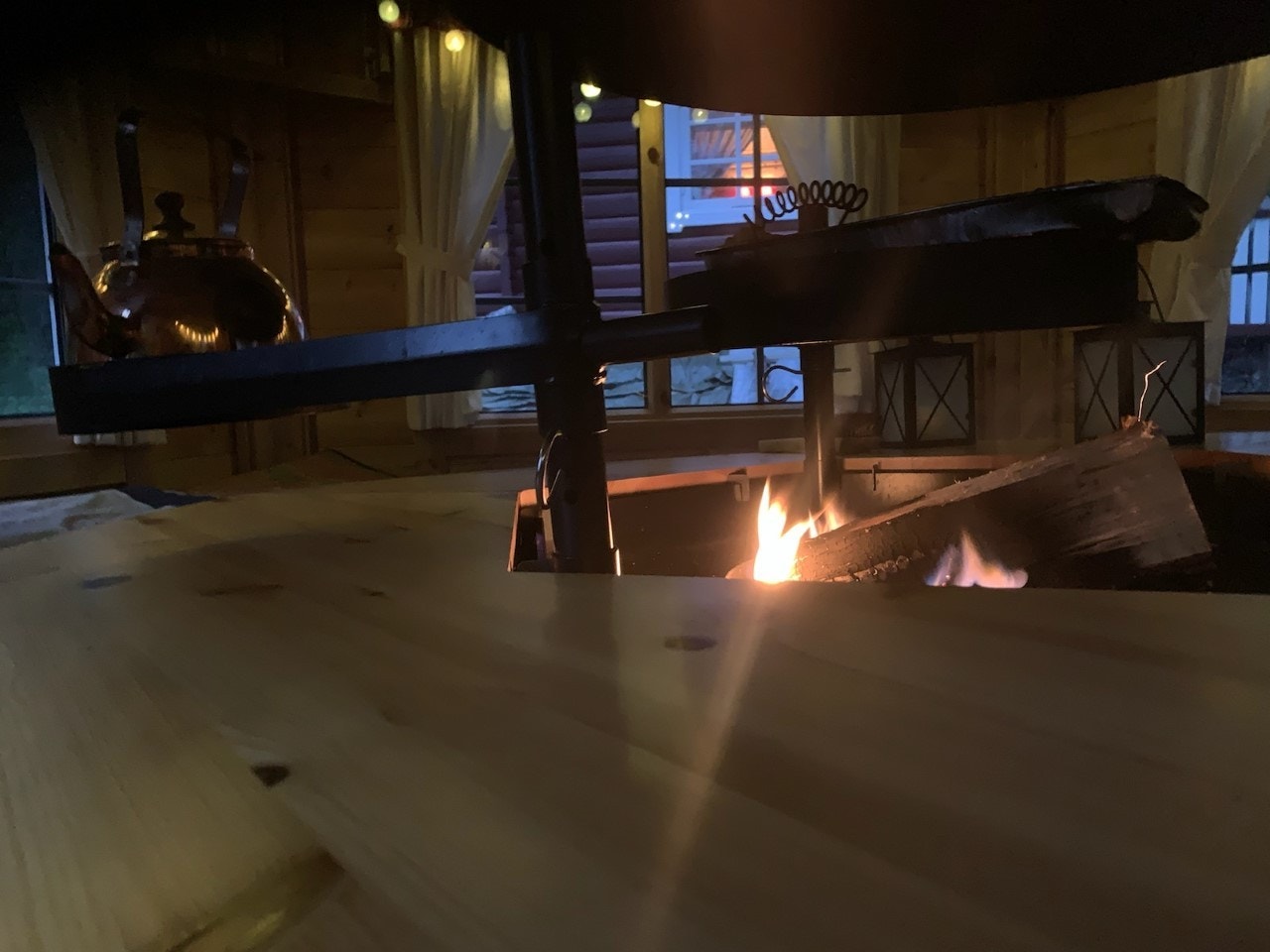 Herlig varme i grillhytten Galleribilde