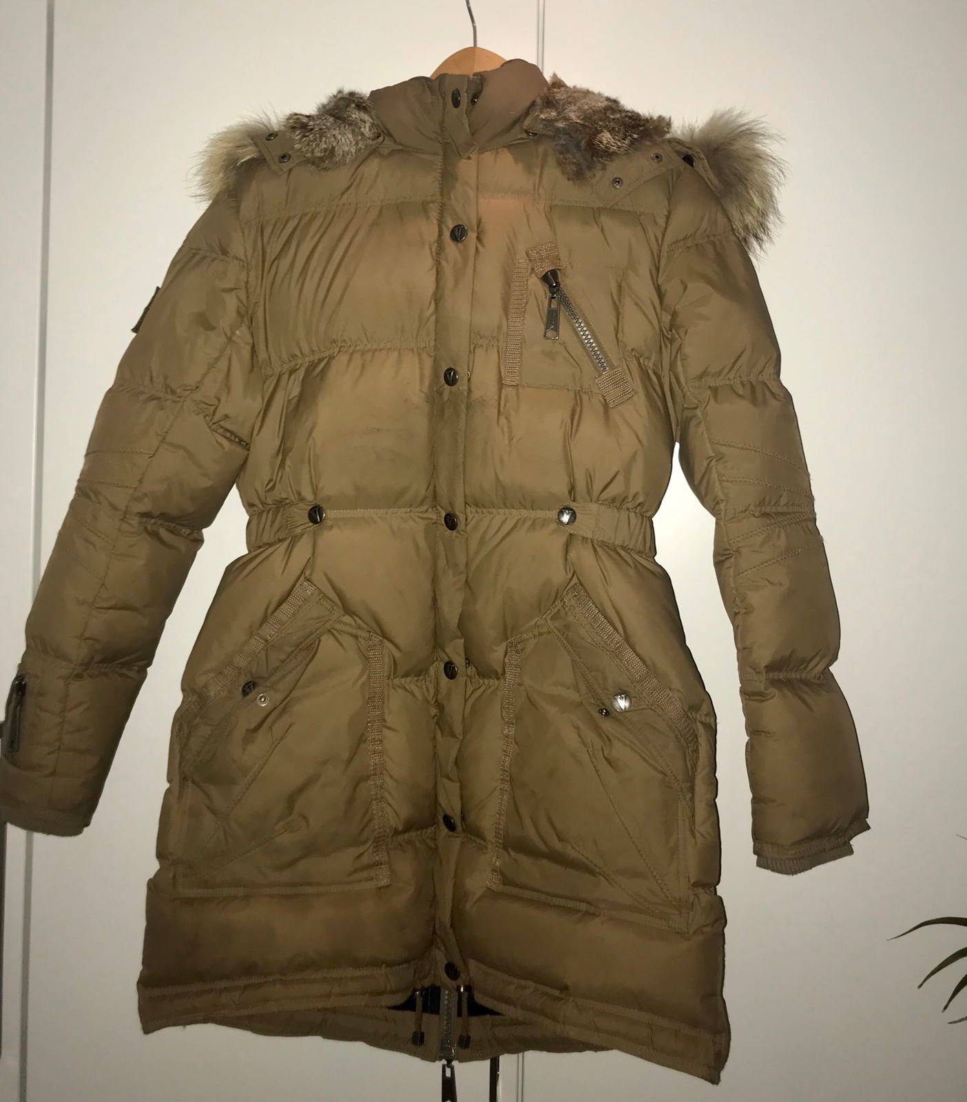 Lang dunjakke fra Haust V collection | FINN.no V collection jakke | FINN.no
