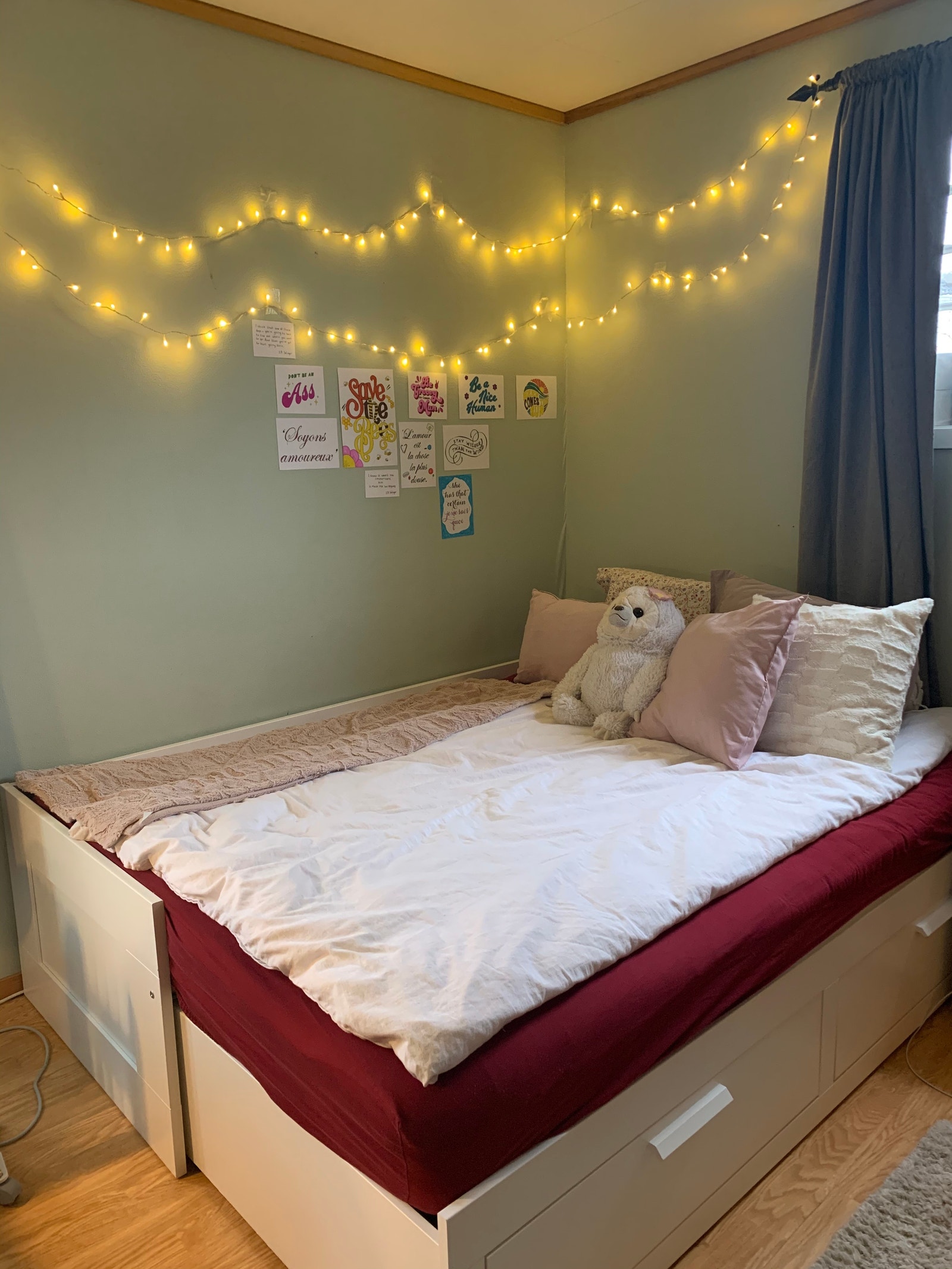 Available/Ledig 1st December, NOK 5900/month Soverom 2 etg ca 12 m2 Galleribilde