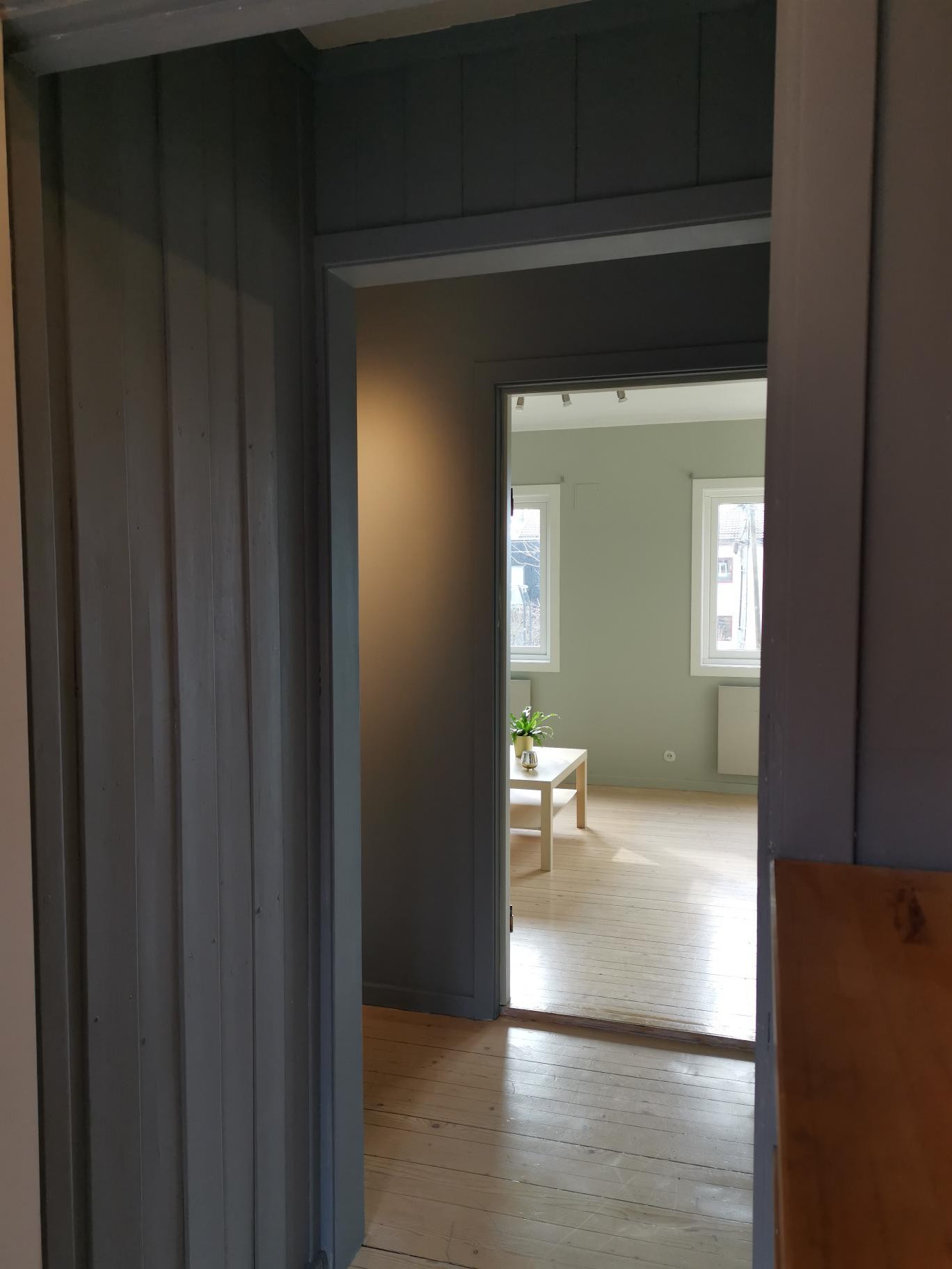 Fra gangen og inn i stua. Galleribilde