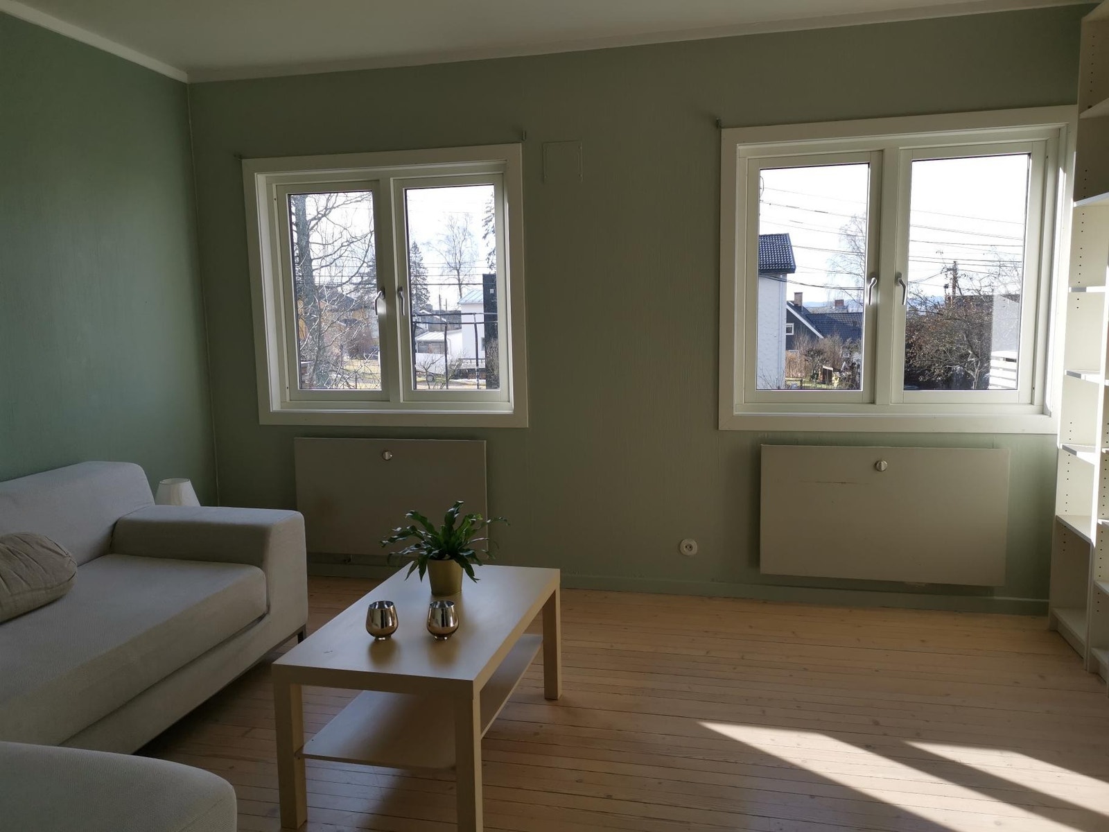 Sørvendt og solrik stue Galleribilde