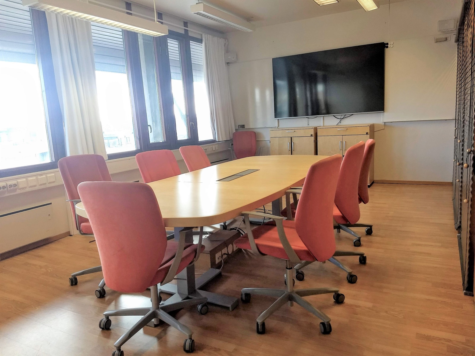 Møterom i 4 etg med skjerm Galleribilde
