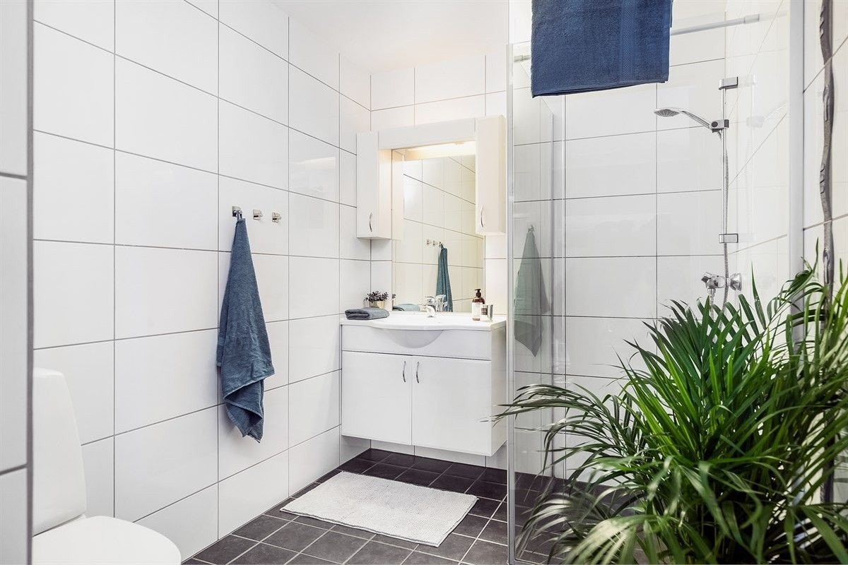 Flisbelagt bad med varmekabler Galleribilde