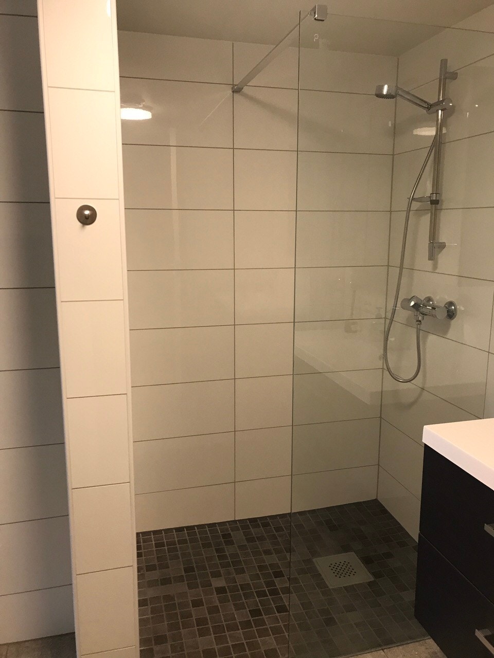 Åpen dusjløsning på badet Galleribilde