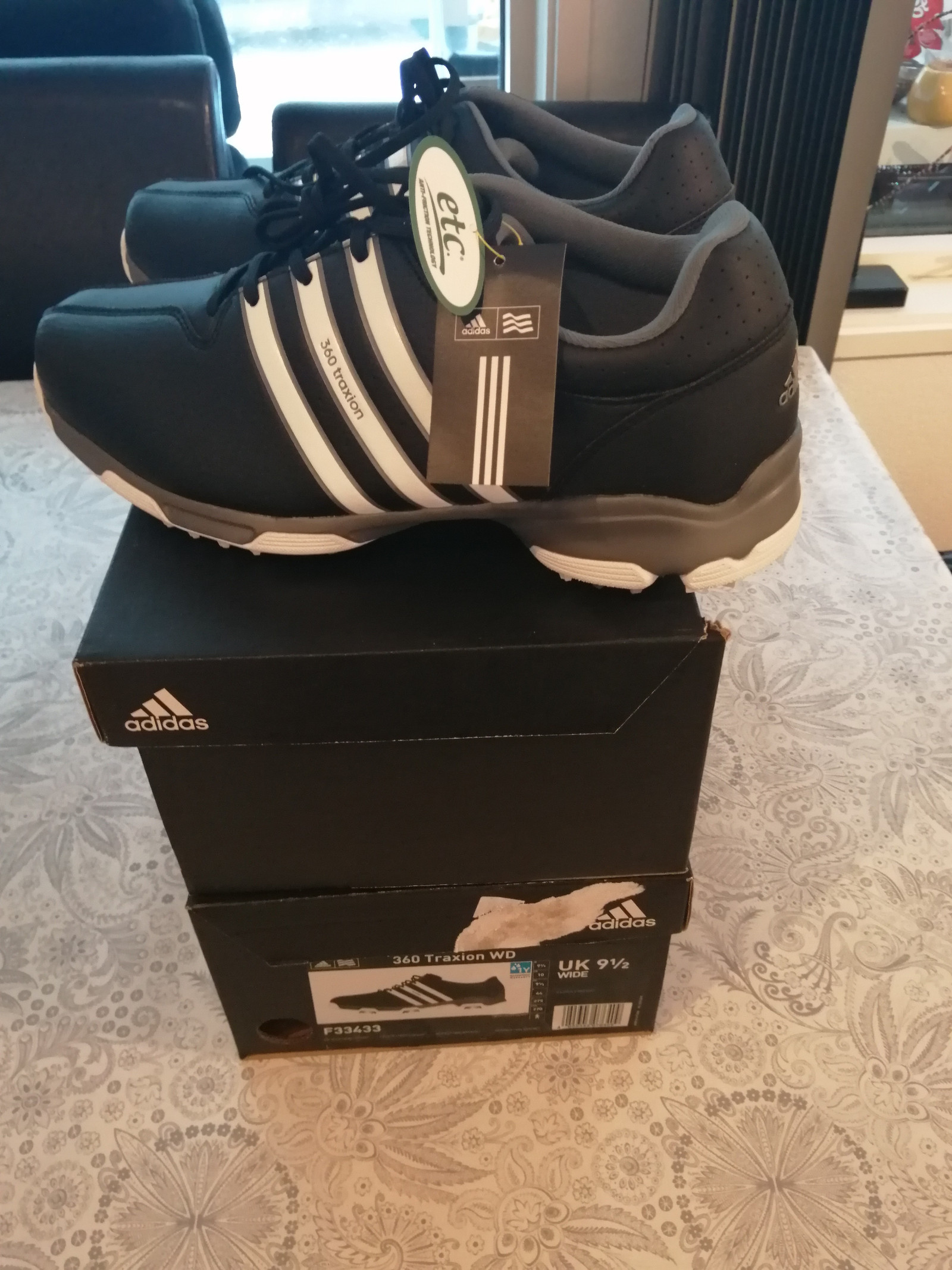 adidas sko str 43 | FINN.no Nye Adidas Equipment sko selges, str 11 (UK). | FINN.no