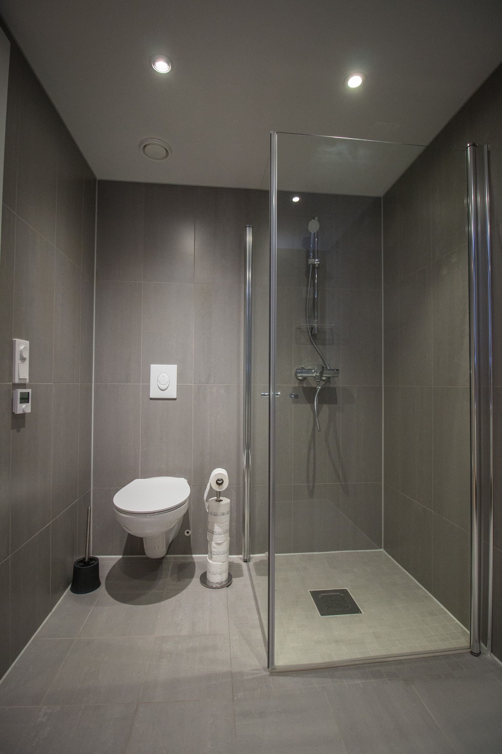 Romslig dusj Galleribilde