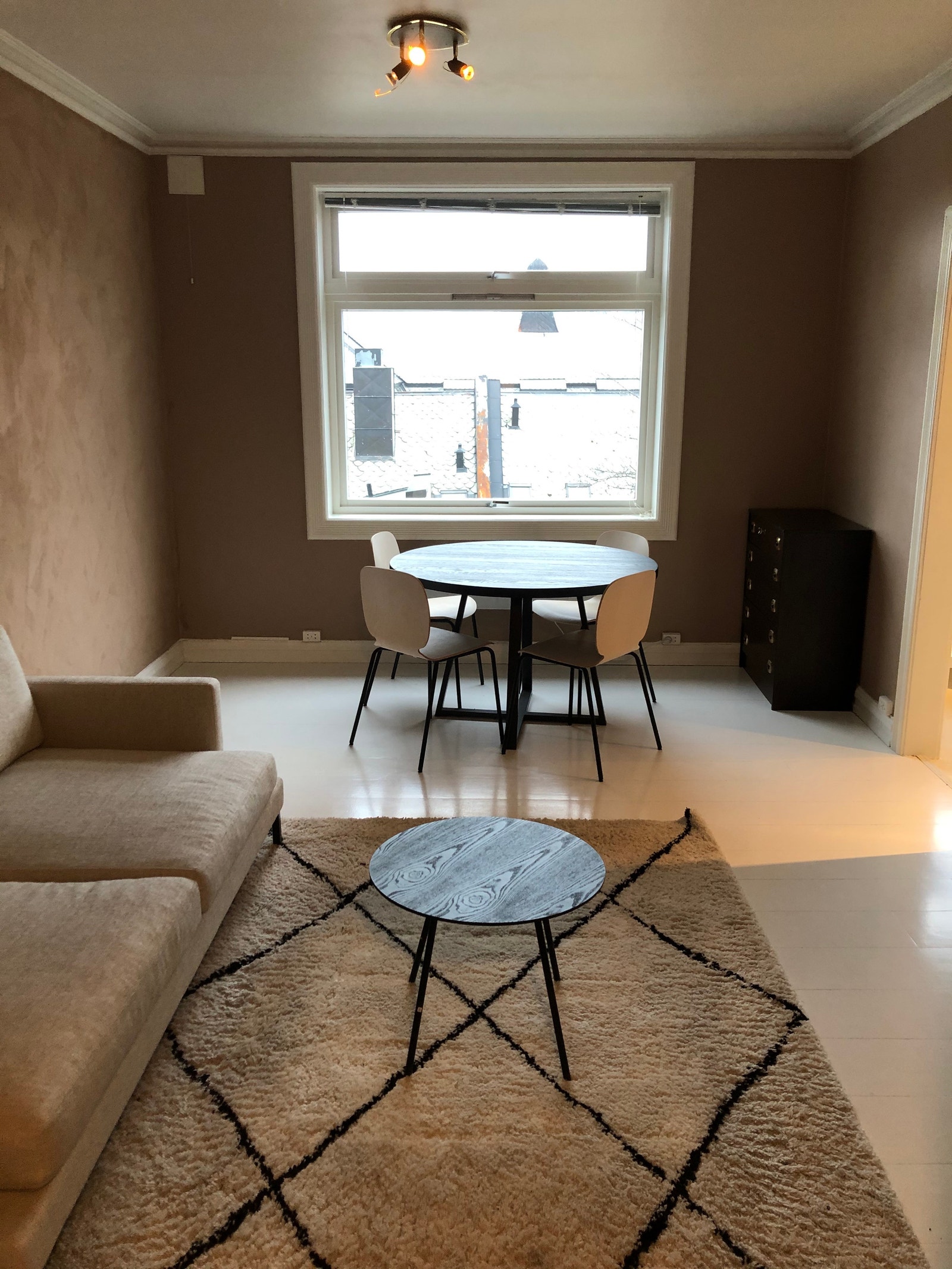 Stue fra gang (Sofa og gulvteppe følger ikke med) Galleribilde