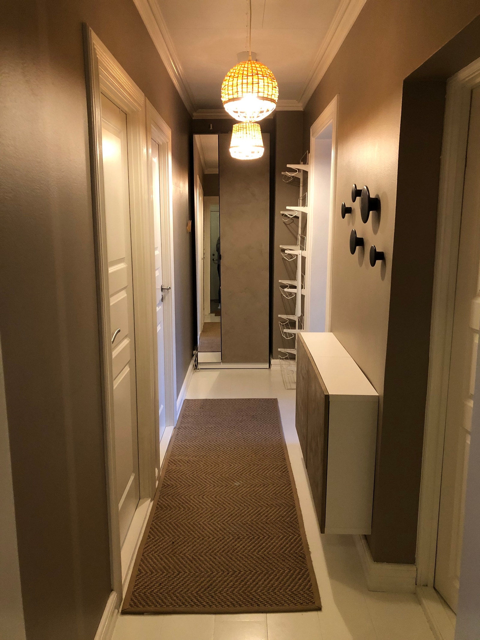 Gang fra inngangsdør Galleribilde