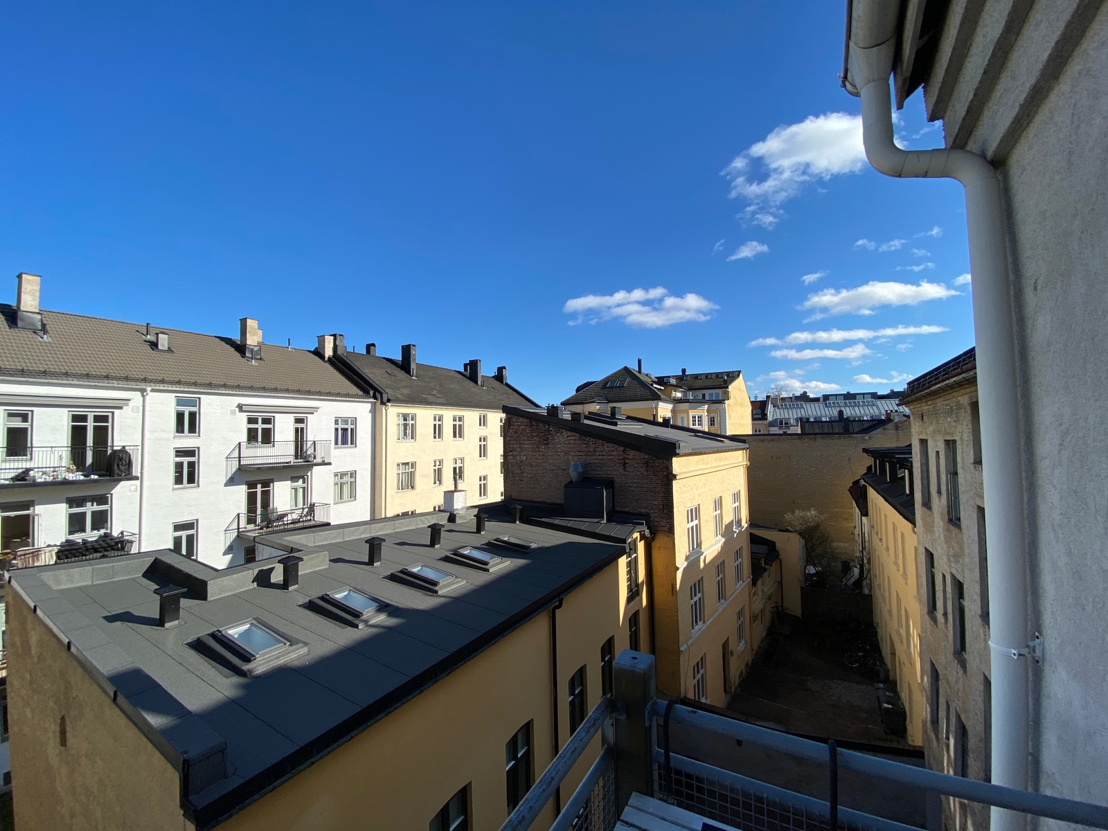 Utsikt fra balkongen sør Galleribilde